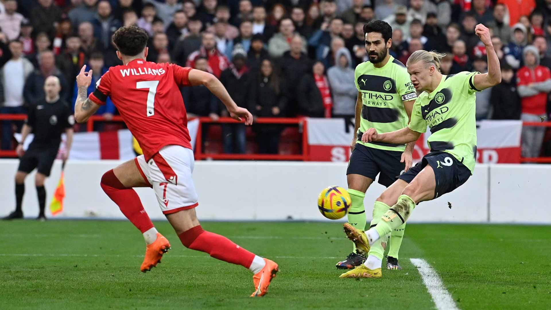 صورة بعنوان: مانشستر سيتي يسقط بفخ التعادل أمام نوتنجهام في الدوري الإنجليزي 