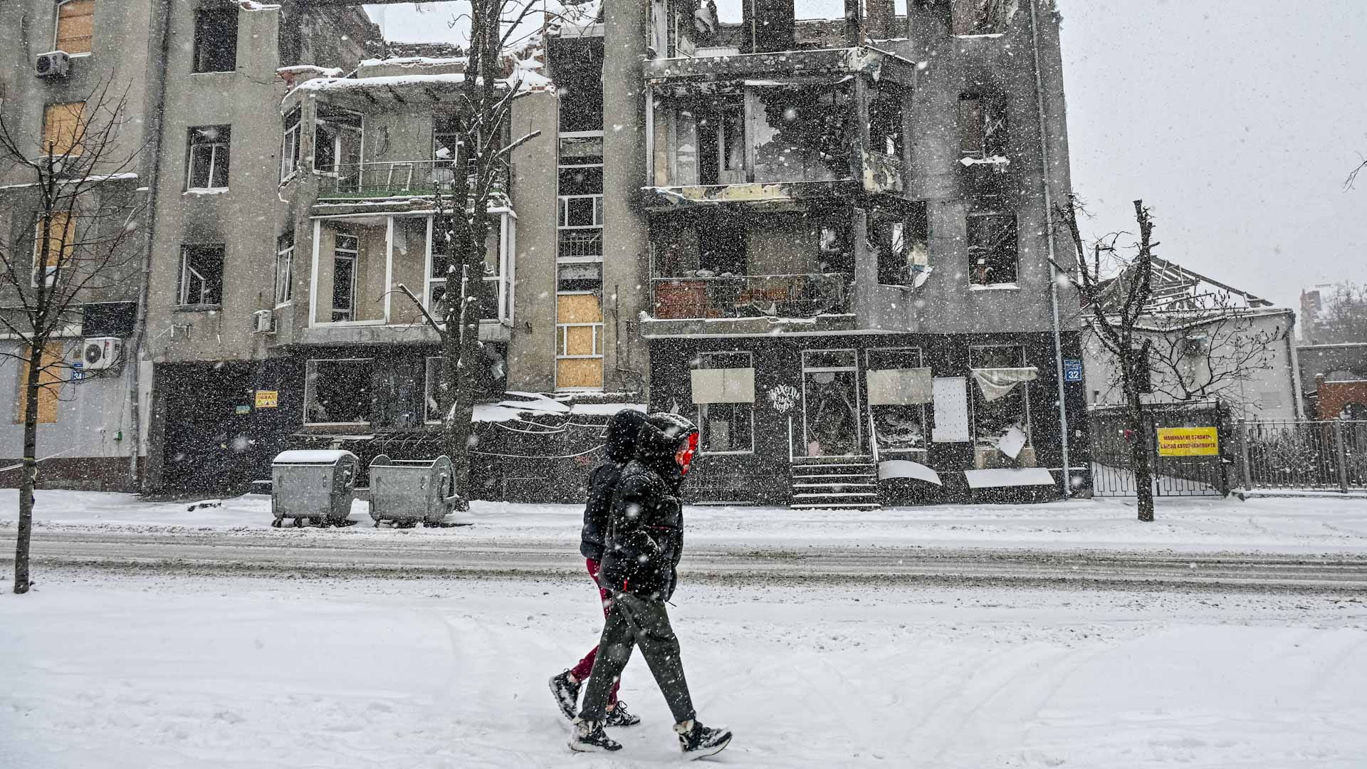 Image for the title: Zelenskiy says Ukraine will defend Bakhmut 