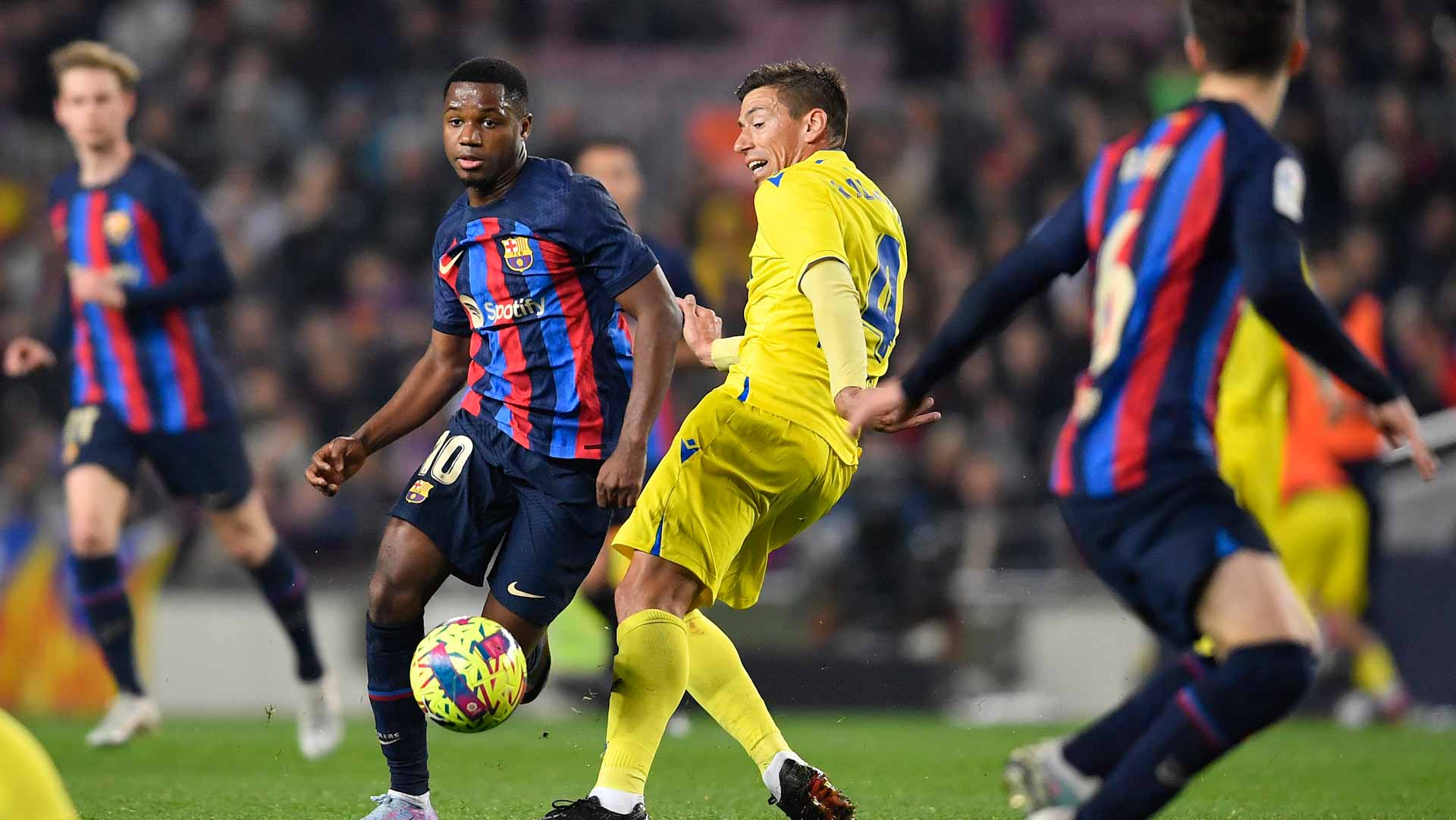 صورة بعنوان: برشلونة يعزز صدارته للدوري الإسباني لكرة القدم 