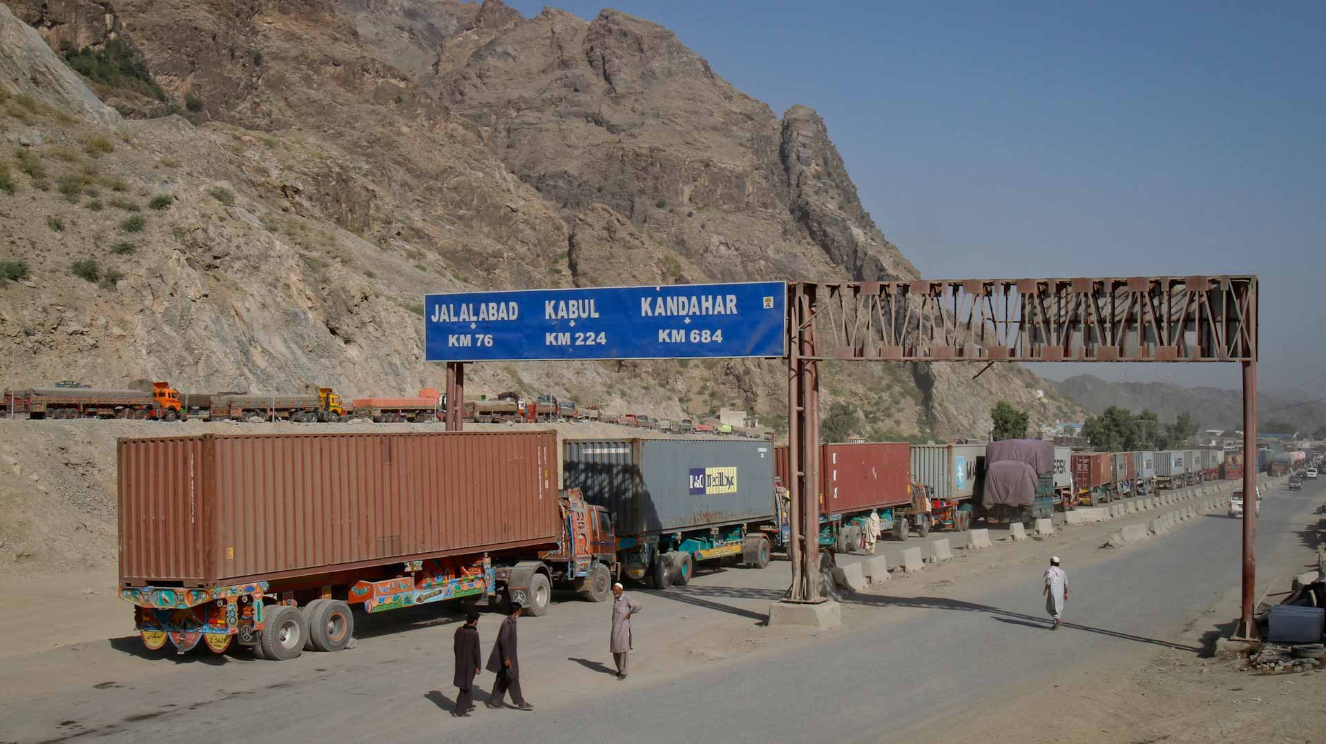 صورة بعنوان: في أجواء متوترة...إغلاق معبر حدودي رئيسي بين باكستان وأفغانستان 