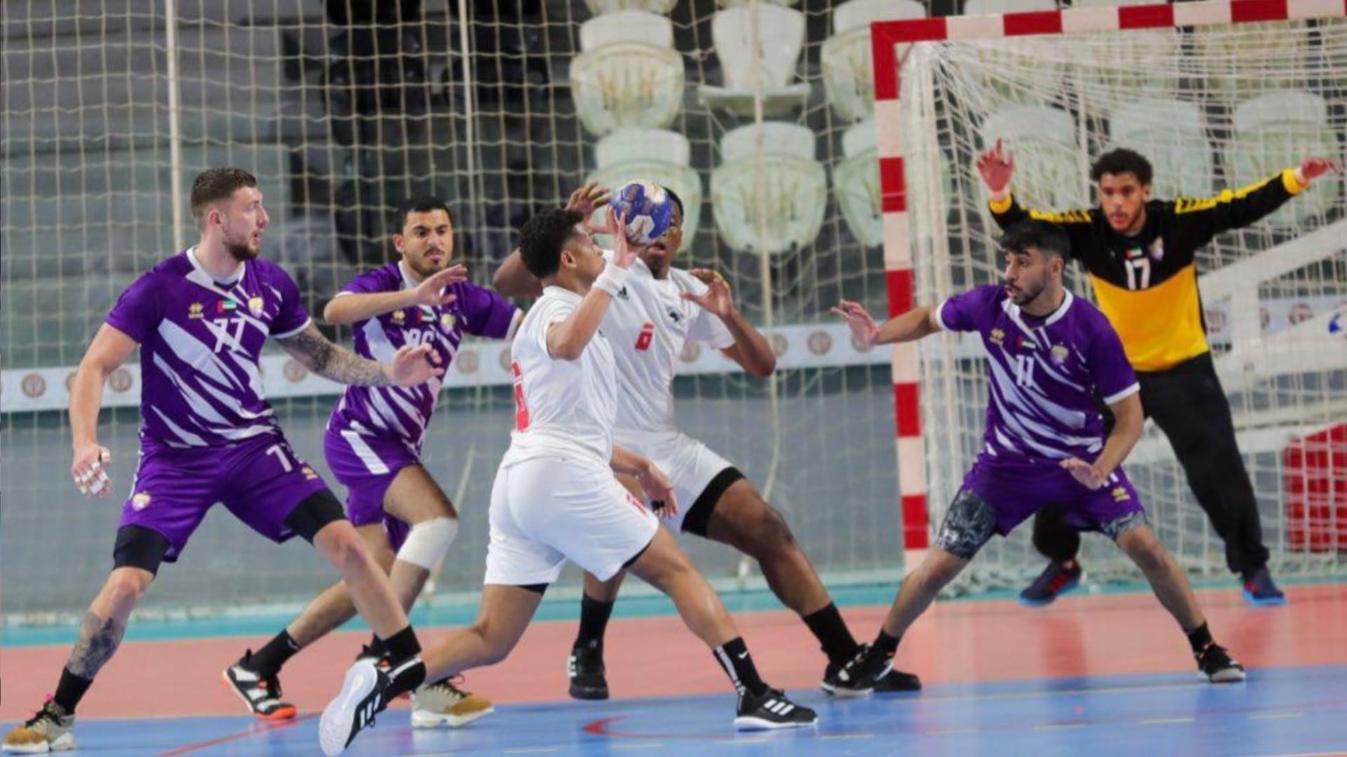 صورة بعنوان: شباب كرة اليد بنادي الشارقة يتوج بطلاً لكأس السوبر 