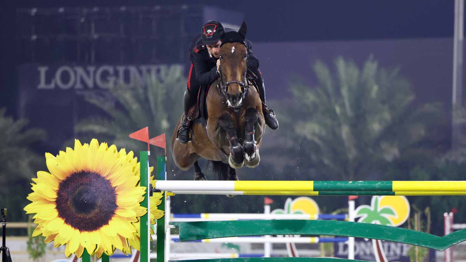 صورة بعنوان: تتويج الإيطالي غوديانو بكأس حاكم الشارقة الدولية لقفز الحواجز 5 