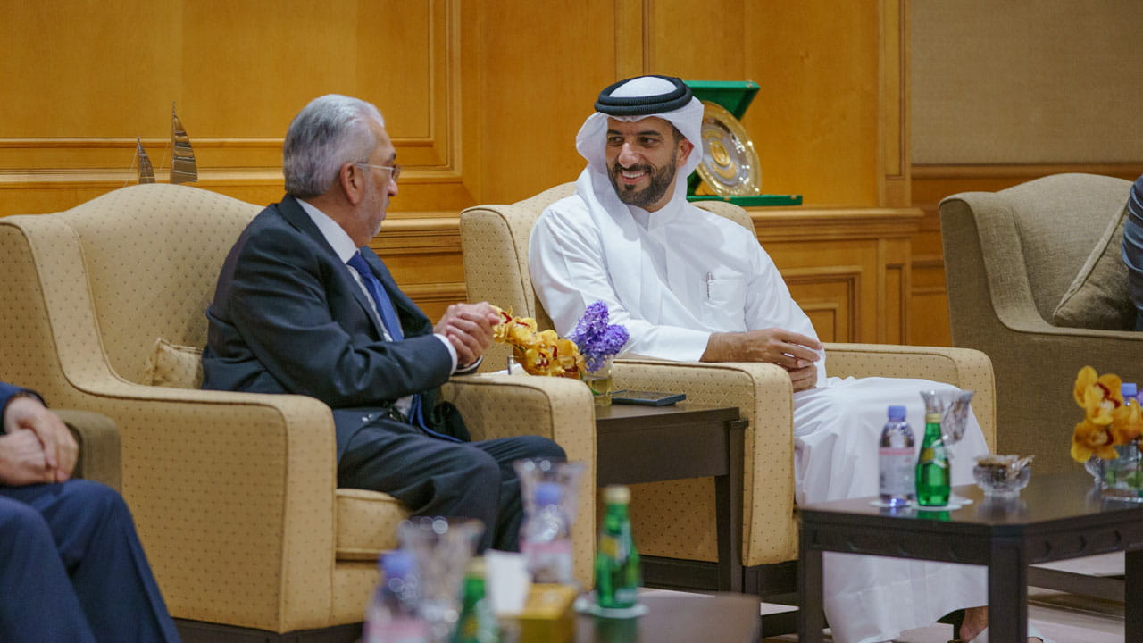 Image for the title: Sultan bin Ahmed Al Qasimi receives founders of IFFCO   