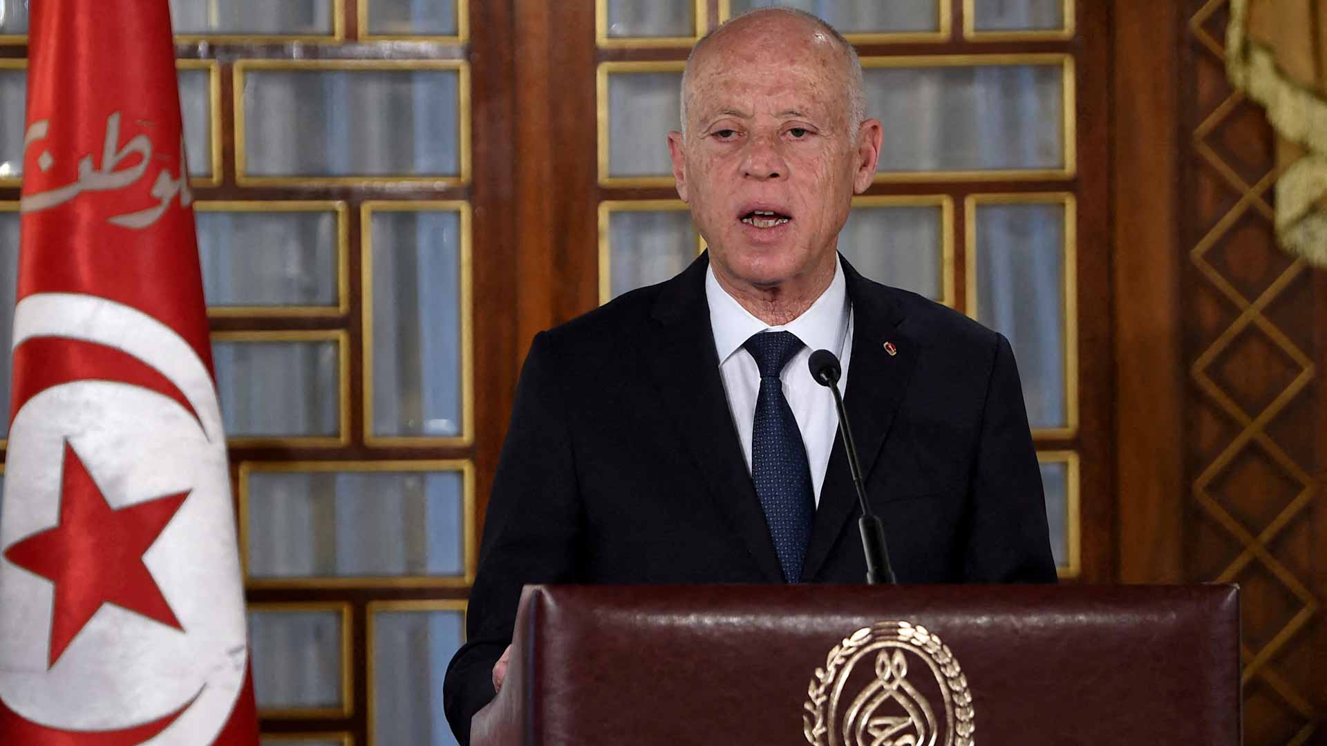 صورة بعنوان: الشرطة التونسية تعتقل عز الدين الحزقي المنتقد البارز للرئيس 