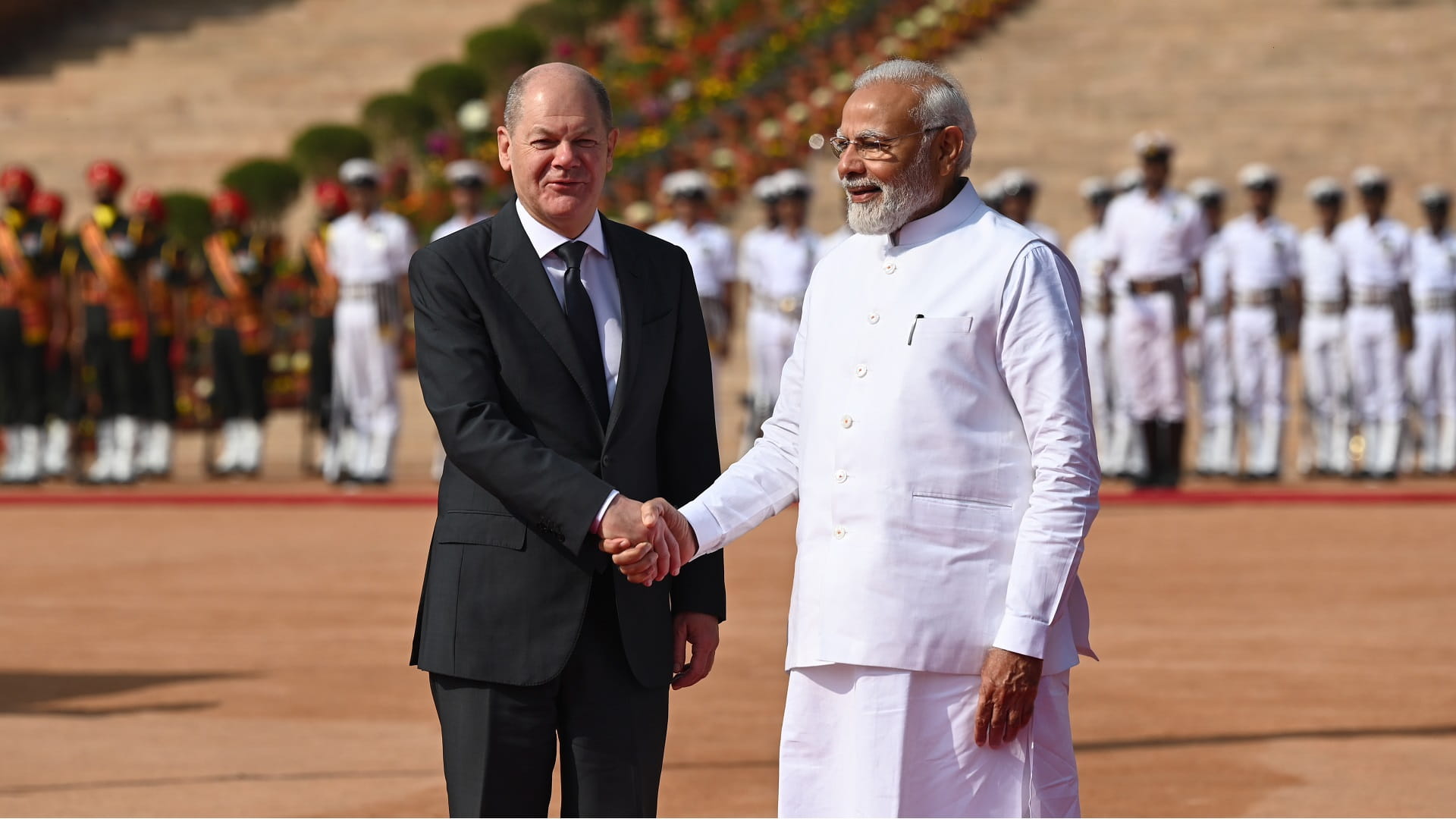 Image for the title: Germany's Scholz in India to press on EU trade deal 