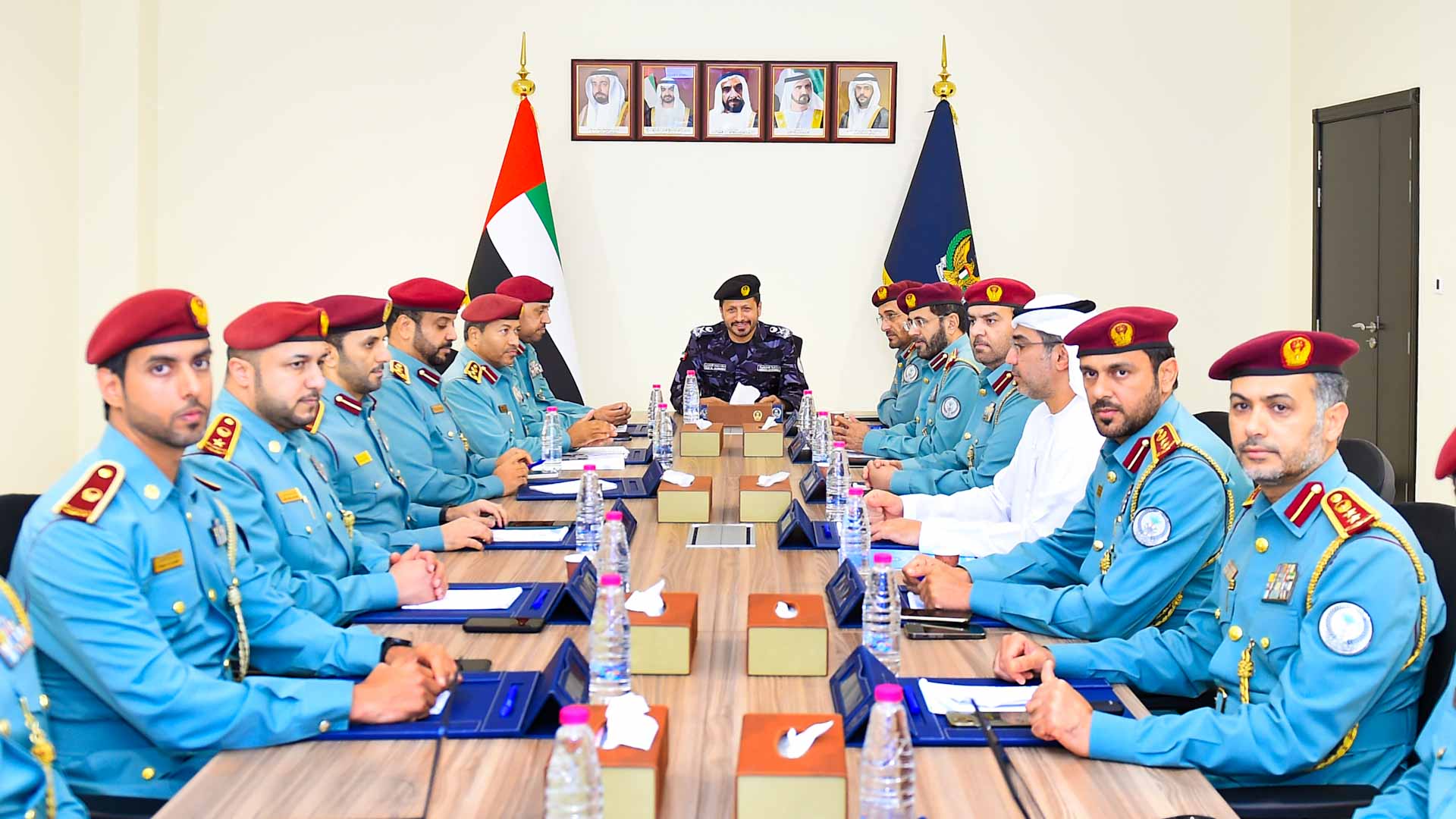 صورة بعنوان: لجنة القيادة العليا بشرطة الشارقة تناقش تعزيز جودة الحياة الأمنية 