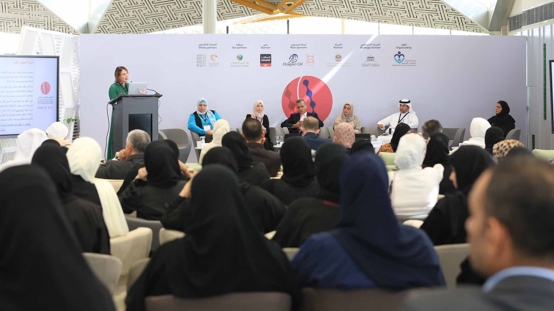 صورة بعنوان: جميلة القاسمي تؤكد أهمية دمج ذوي المتلازمات النادرة في المجتمع 