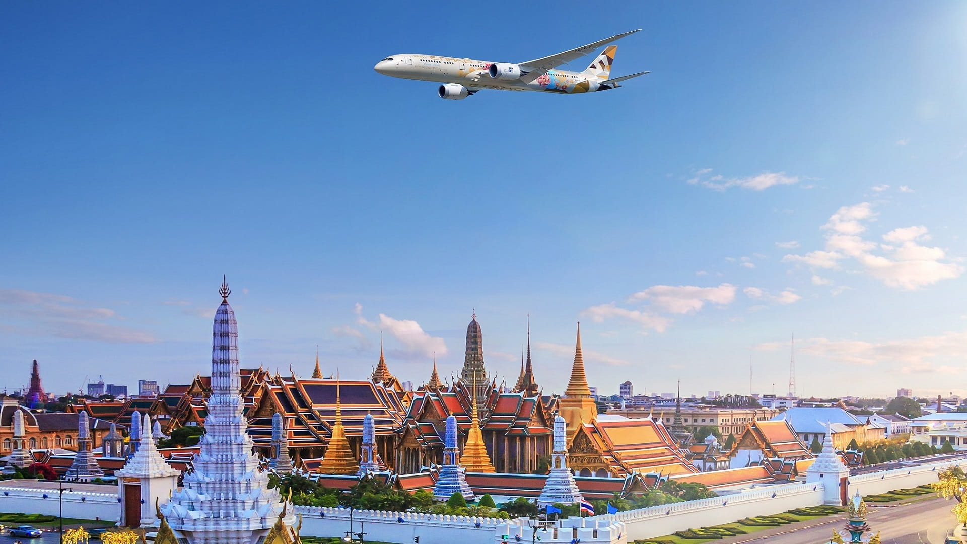 صورة بعنوان: "الاتحاد للطيران" تعزز رحلاتها إلى بانكوك 