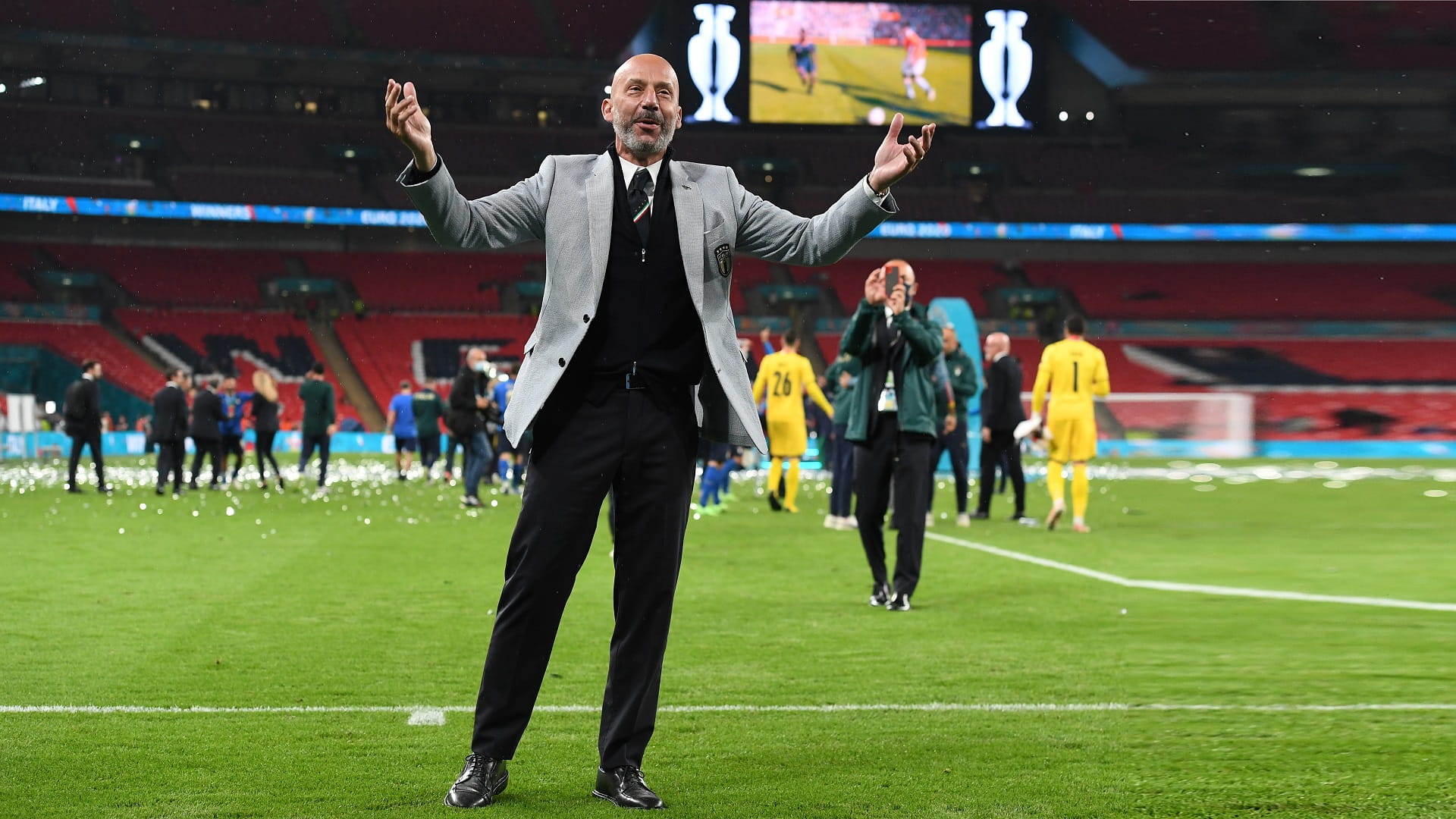 صورة بعنوان: وفاة المهاجم الإيطالي السابق جانلوكا فيالي 