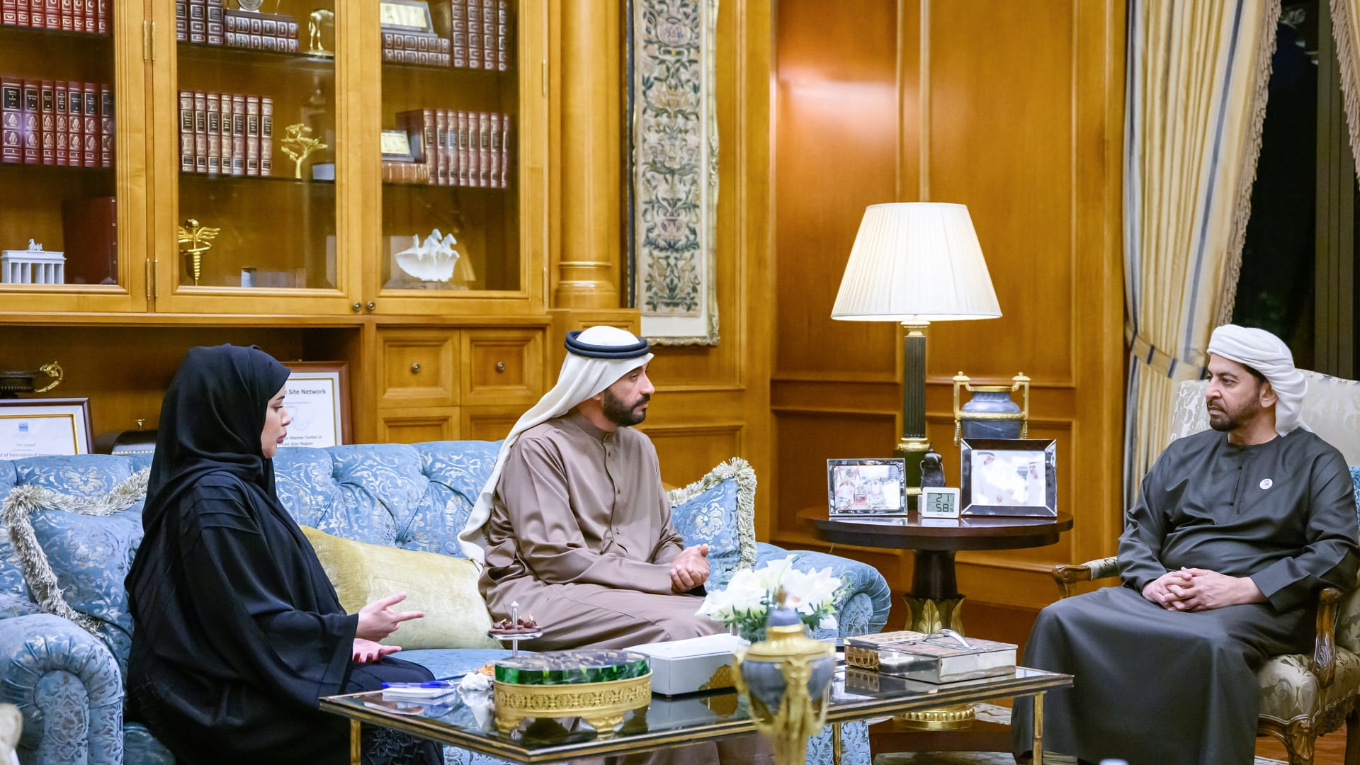 صورة بعنوان: حمدان بن زايد يطلع على جهود هيئة أبوظبي للزراعة والسلامة الغذائية 