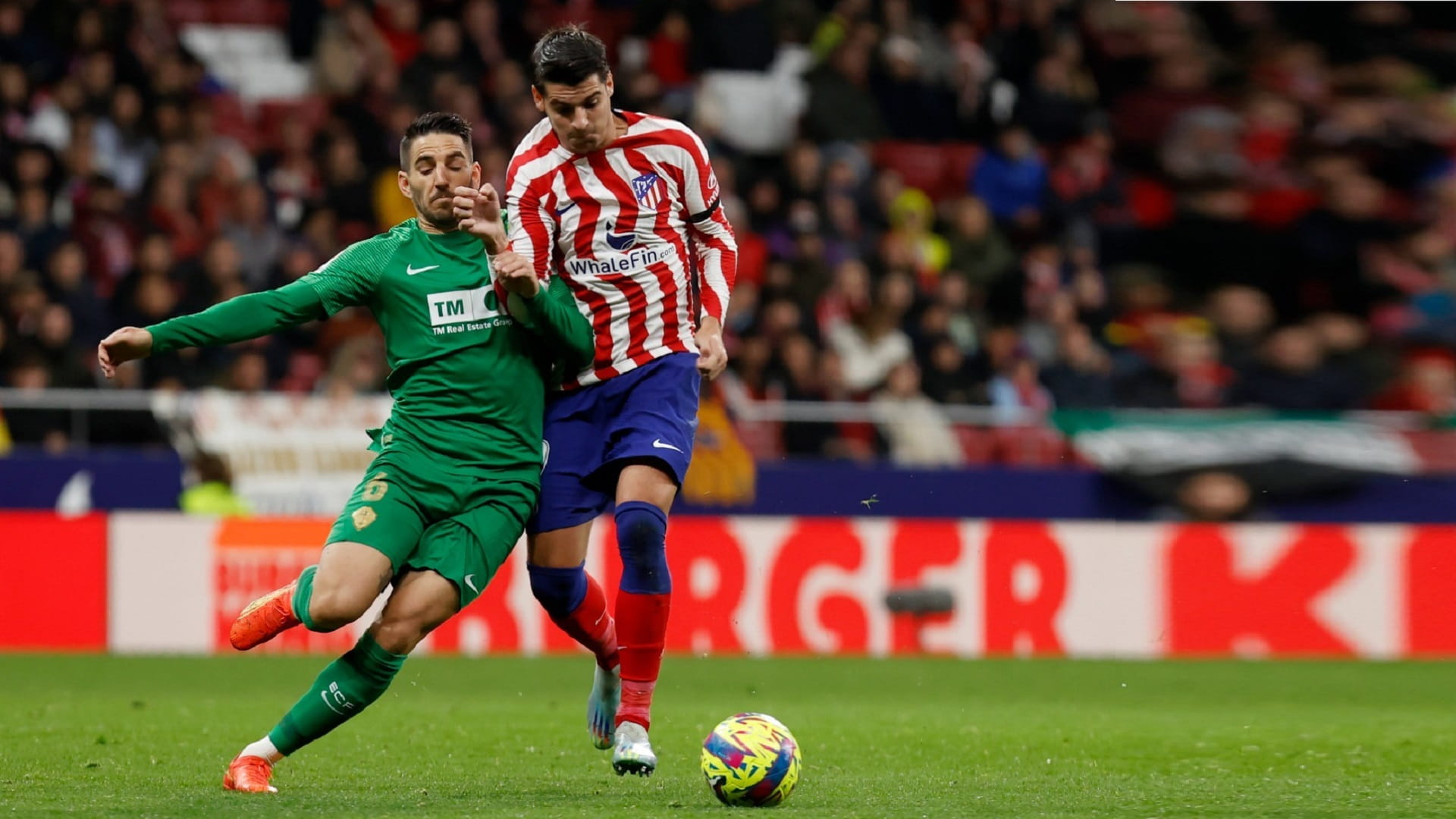 صورة بعنوان: قمة أتلتيكو وبرشلونة تحظى بأهمية بالغة في الدوري الإسباني 