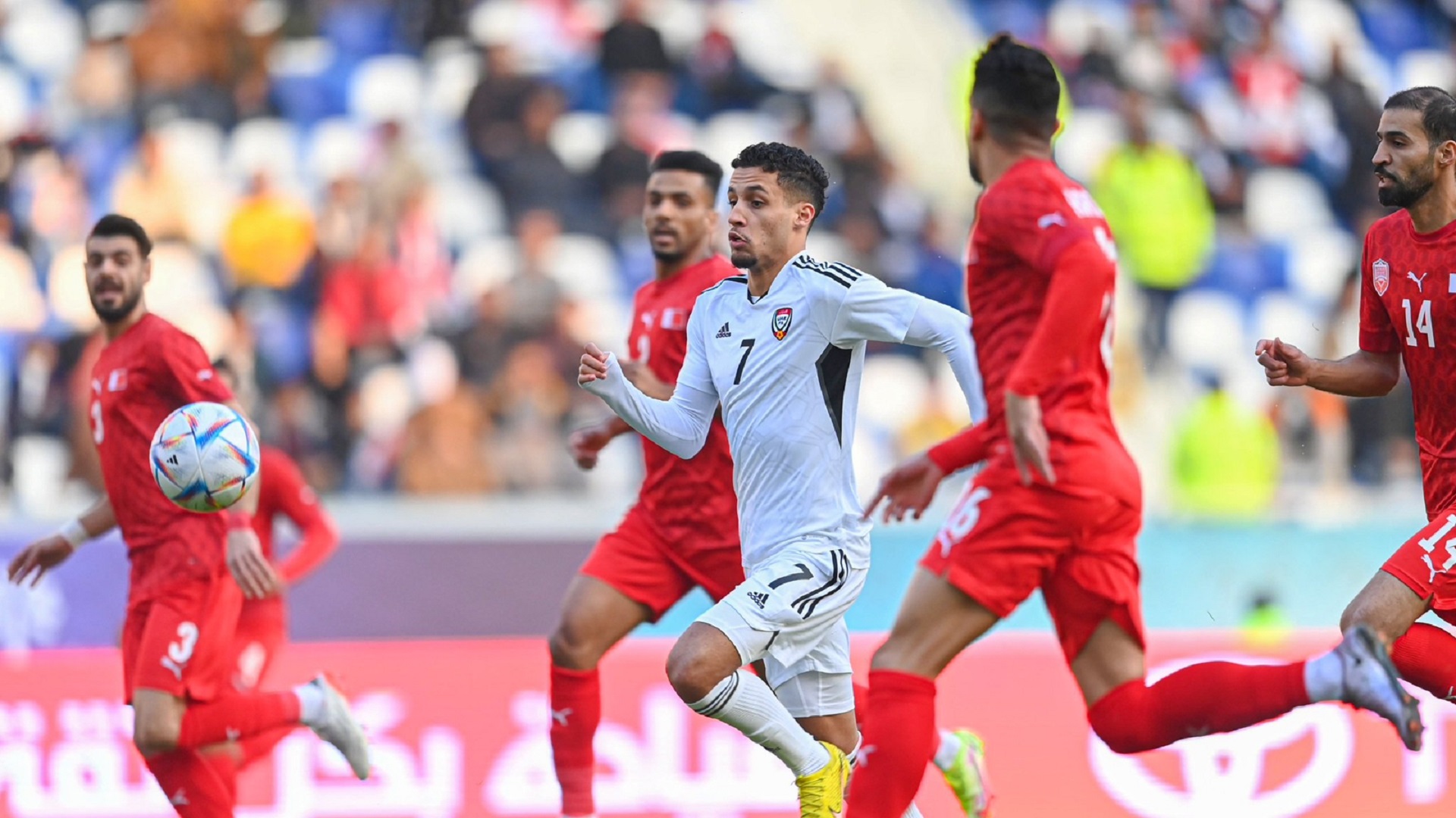 صورة بعنوان: البحرين تستهل دفاعها عن اللقب الخليجي بالفوز على منتخبنا الوطني 