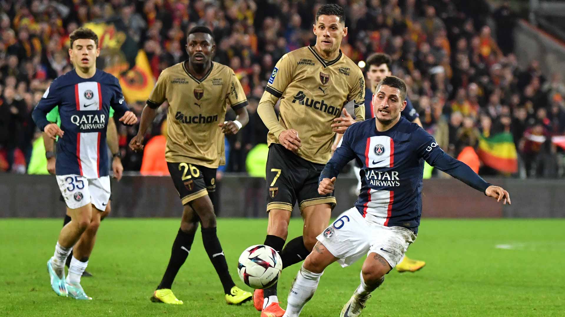 صورة بعنوان: سان جيرمان يخسر للمرة الأولى في الدوري الفرنسي هذا الموسم 