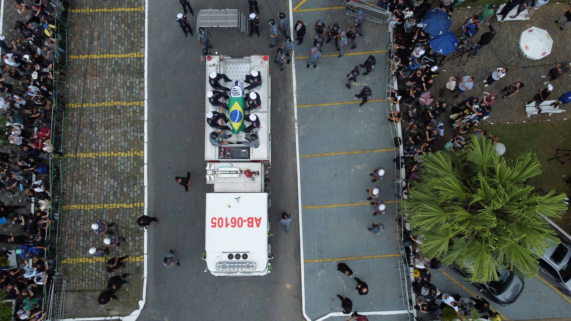 Image for the title: Pele laid to rest at the tallest vertical cemetery in the world 