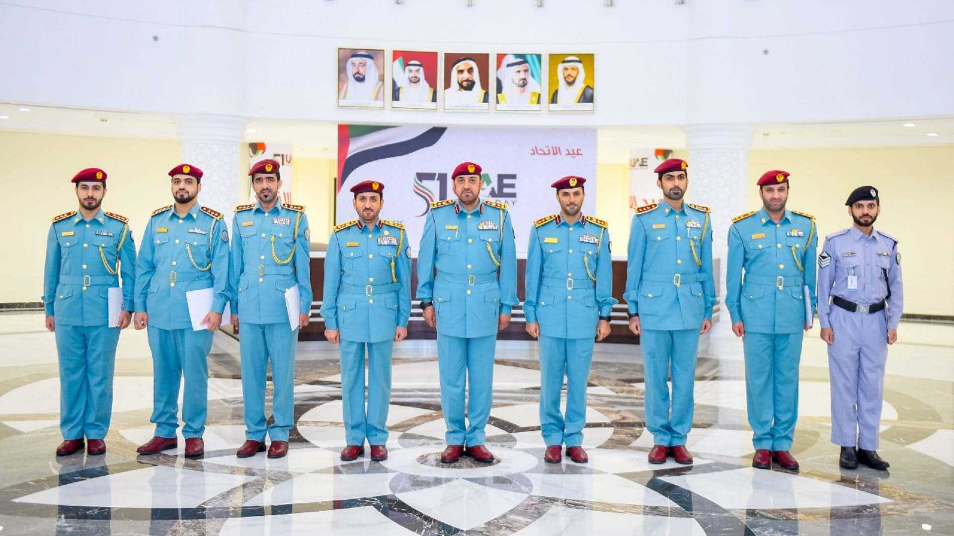 صورة بعنوان: نائب قائد شرطة الشارقة يكرّم المتميزين بإدارة العمليات المركزية 