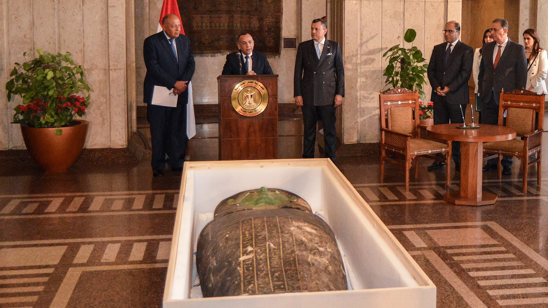 صورة بعنوان: مصر تستعيد "التابوت الأخضر" الأثري من الولايات المتحدة 