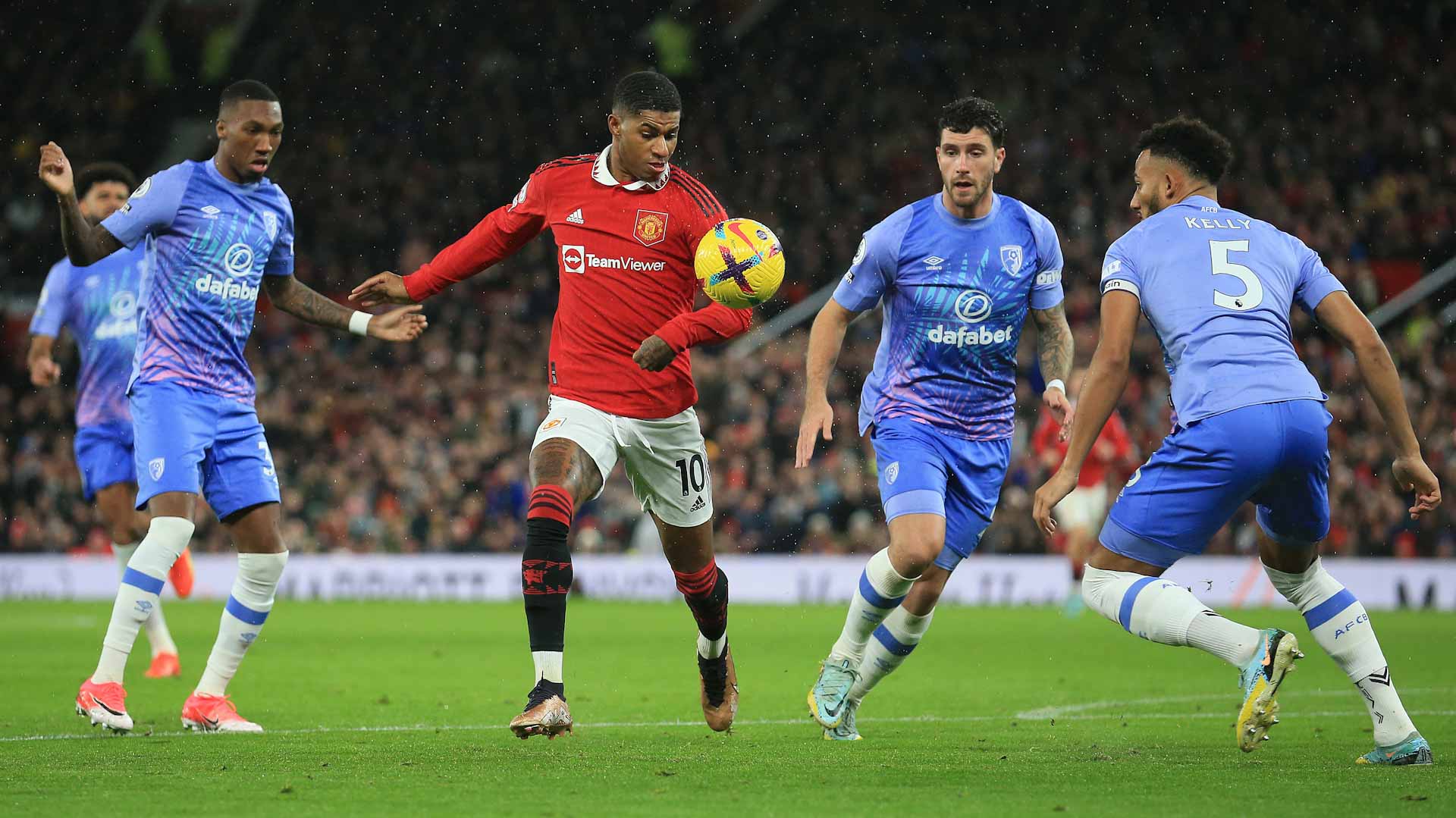 صورة بعنوان: مانشستر يونايتد يقسو على بورنموث في الدوري الإنجليزي 