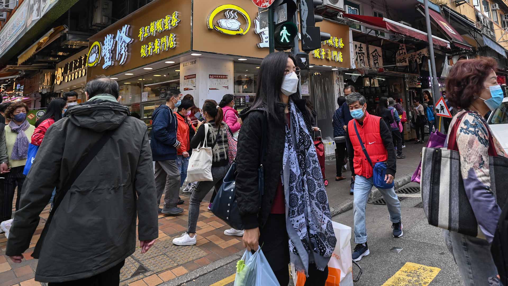 Image for the title: China pledges 'final victory' over COVID 