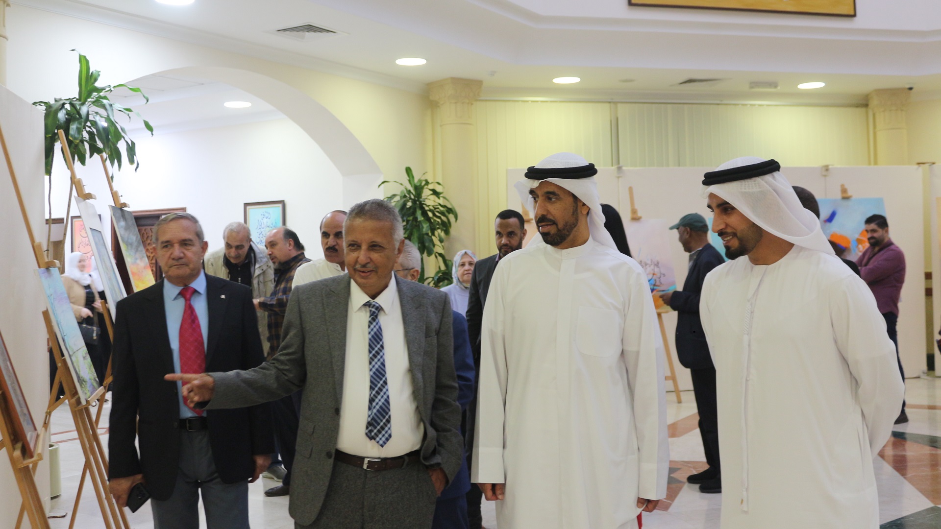 صورة بعنوان: النادي الثقافي العربي في الشارقة ينظم المعرض التشكيلي "ديالوج"  