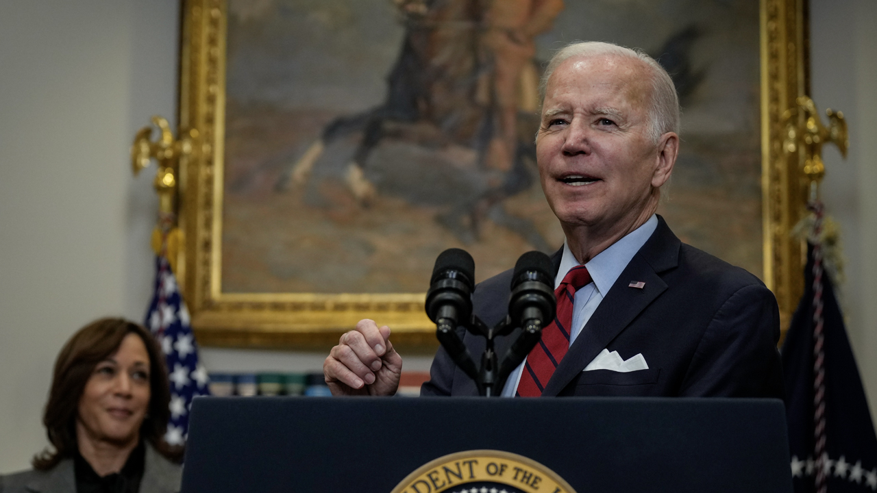 صورة بعنوان: بايدن يعرض خطة "إنسانية" لإصلاح نظام الهجرة 