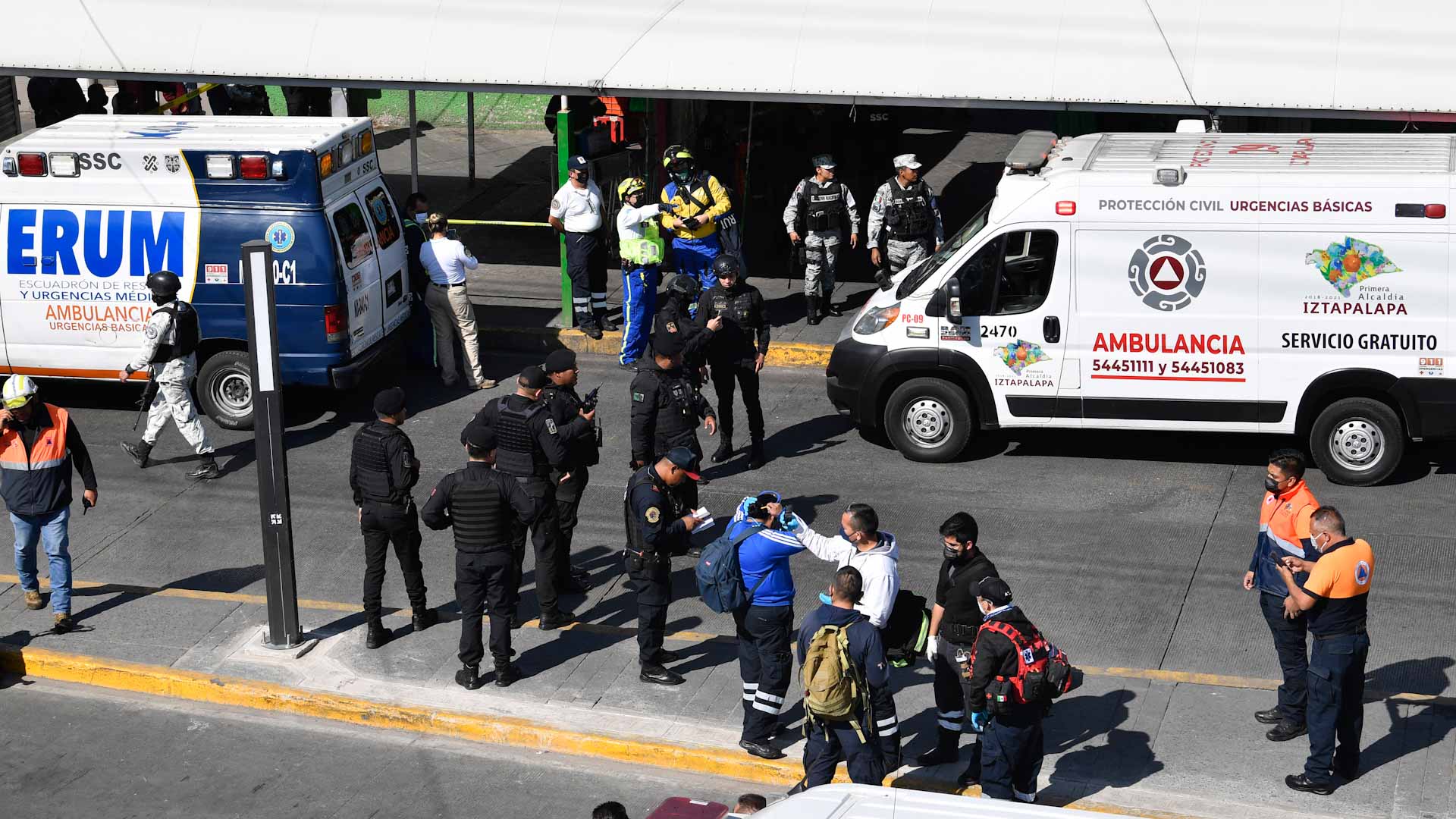 Image for the title: Mexico metro crash kills 1, injures 16 