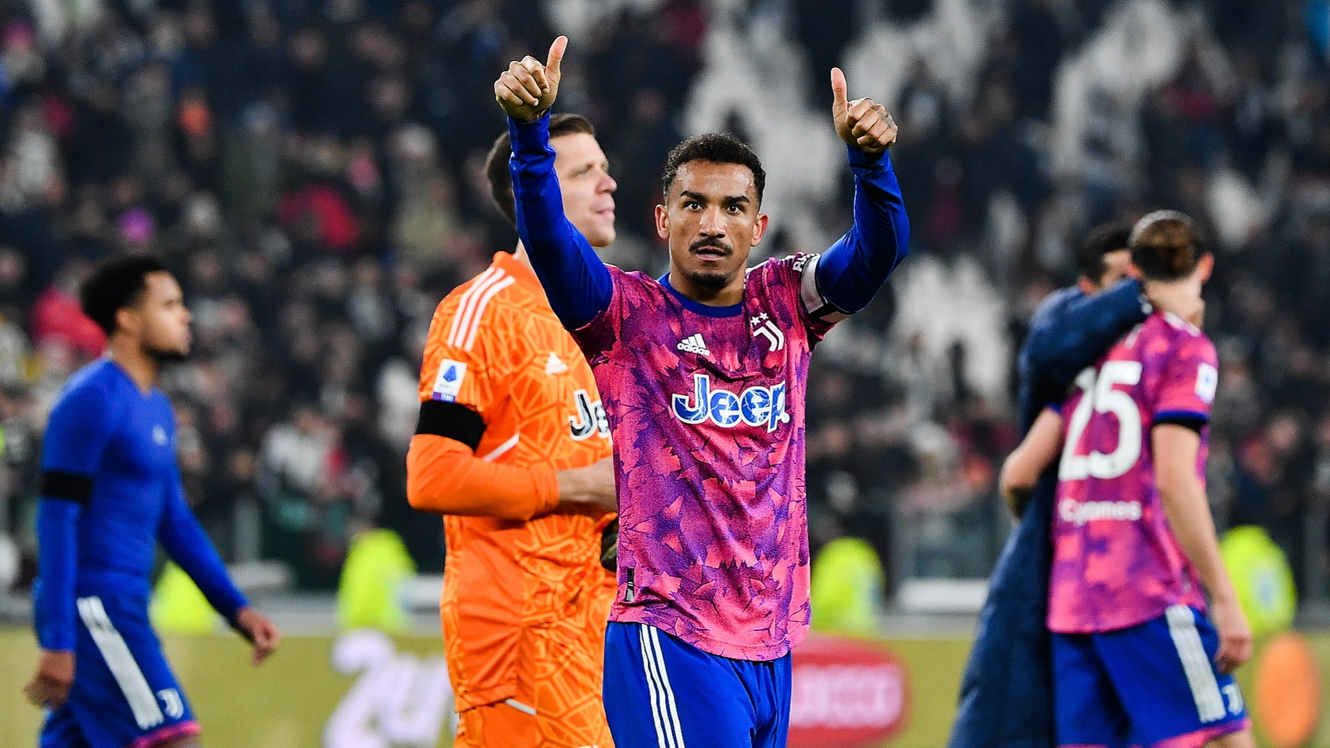 Image for the title: Danilo honours late Vialli by firing Juve second 