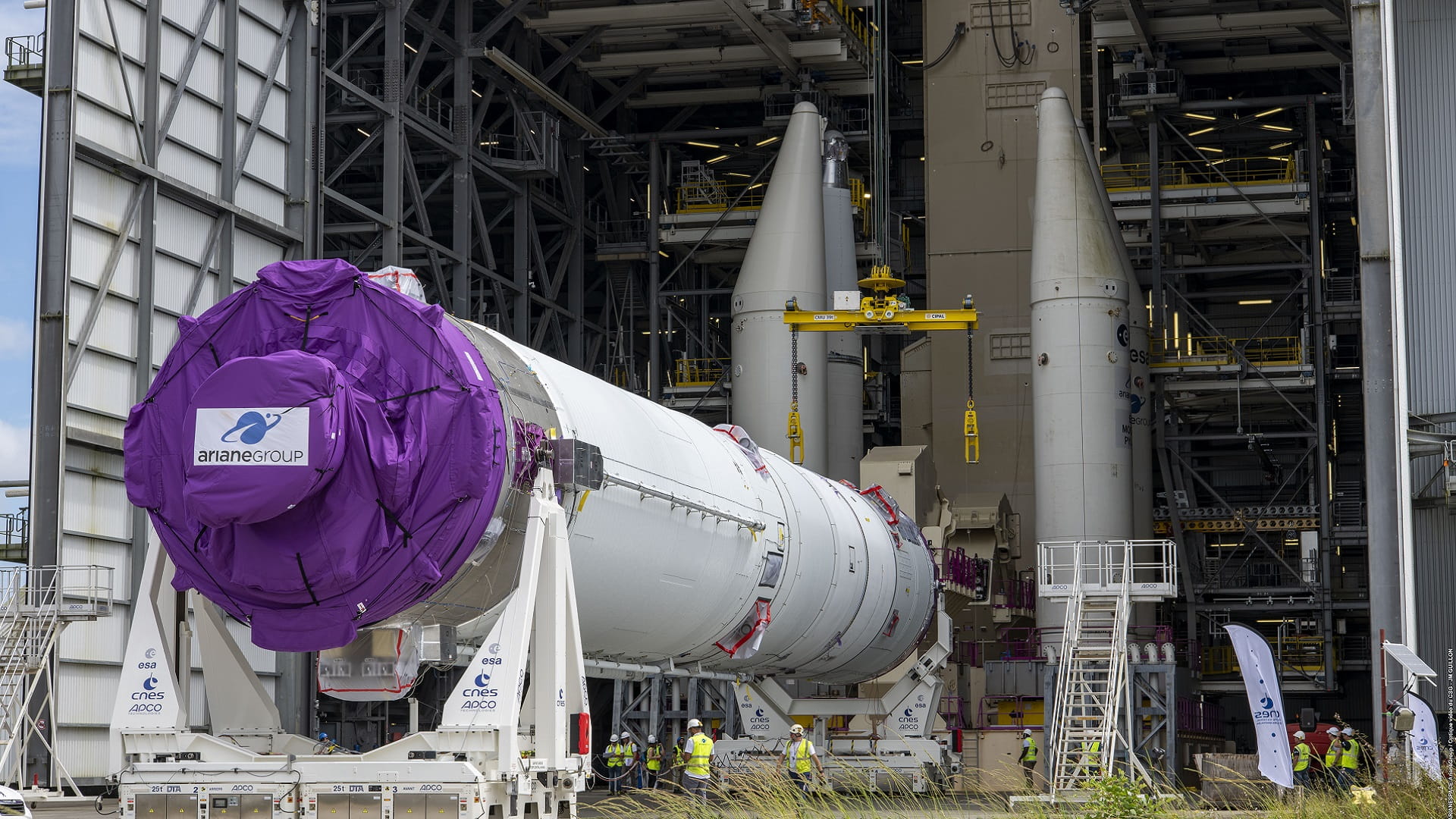 صورة بعنوان: فشل أول محاولة إطلاق لقمر صناعي من غرب أوروبا 