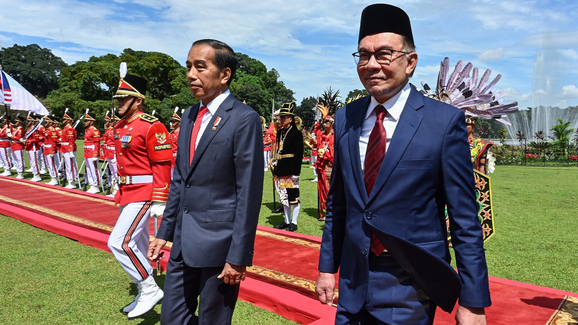 Image for the title: New Malaysia PM Anwar in Indonesia on first foreign trip 