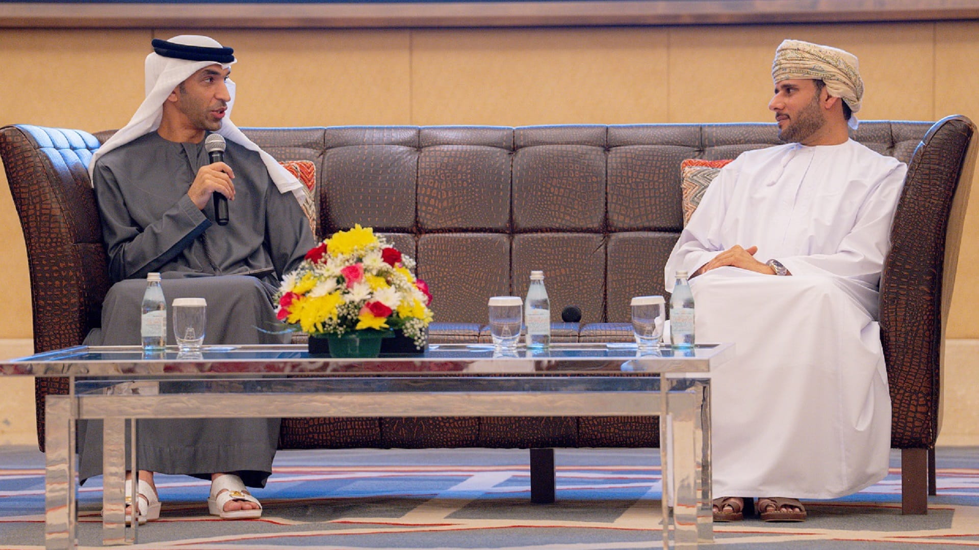 صورة بعنوان: الزيودي يلتقي وزراء ومسؤولين في عُمان لتعزيز التعاون التجاري 