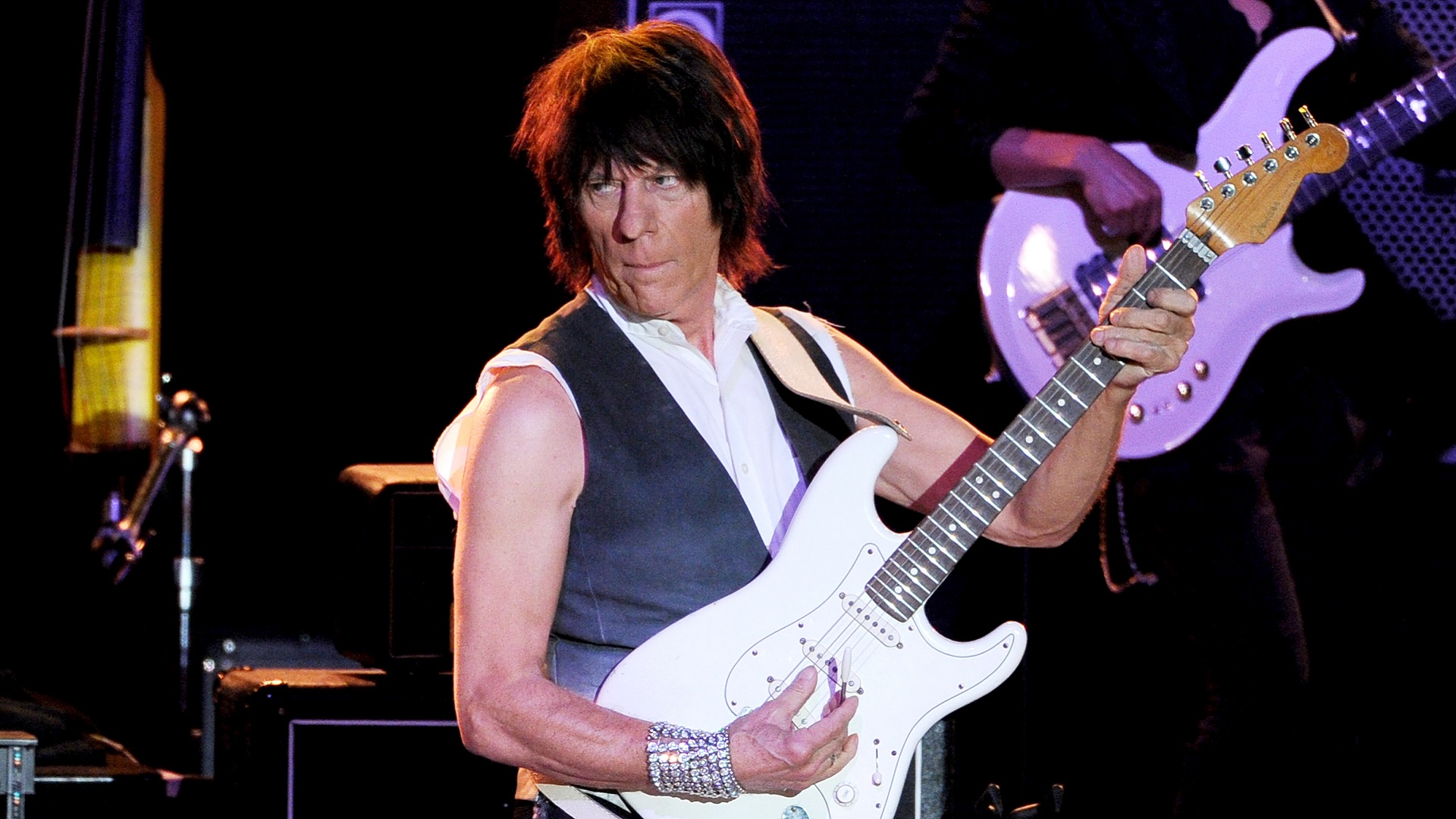 Image for the title: Rock guitar master Jeff Beck dead at 78 