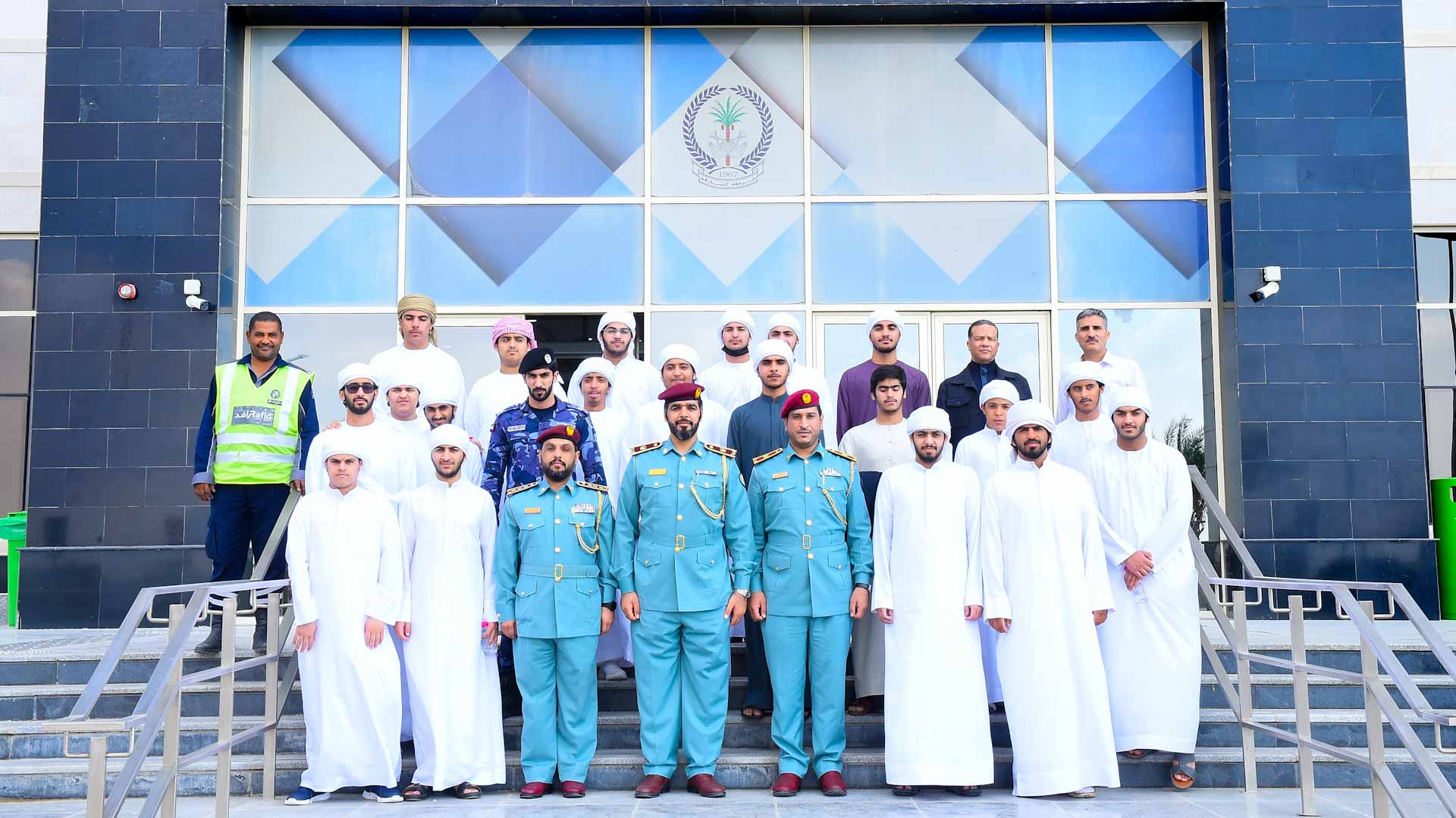 صورة بعنوان: الشرطة المجتمعية تعزز الوعي الأمني لدى طلبة المدارس بالشارقة 