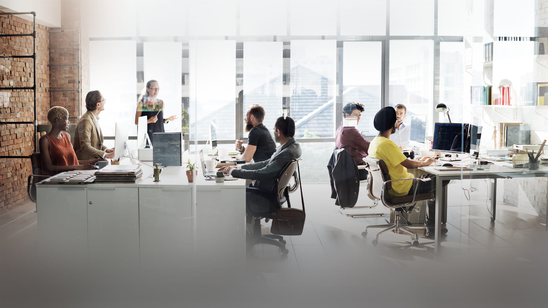 صورة بعنوان: ثقافة مشاركة المعرفة وتطوير الأداء الإبداعي للعاملين بقطاع السياحة 