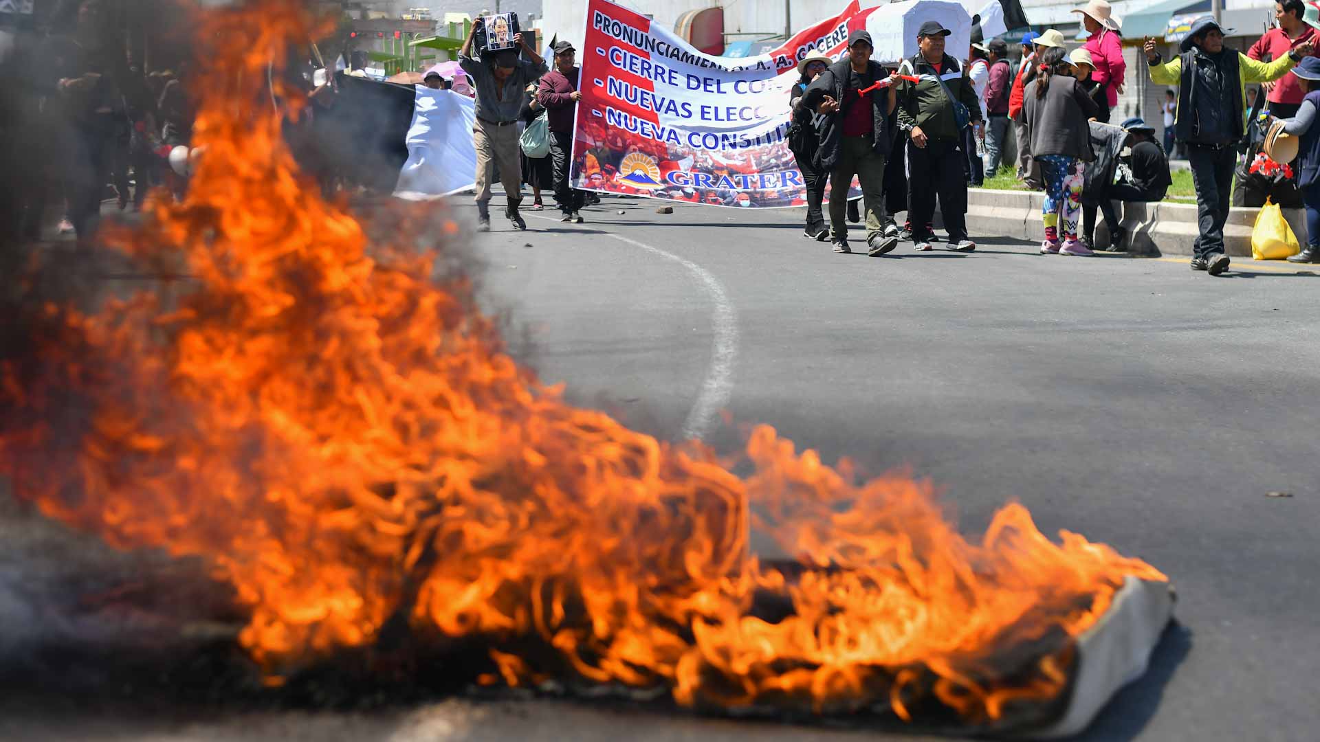 Image for the title: Peruvians gather for new protest despite emergency situation 
