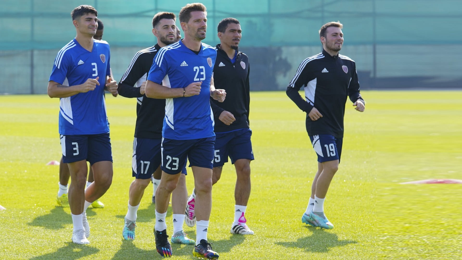 صورة بعنوان: قبل استئناف المنافسات.. أبرز أرقام فرق دوري أدنوك للمحترفين 