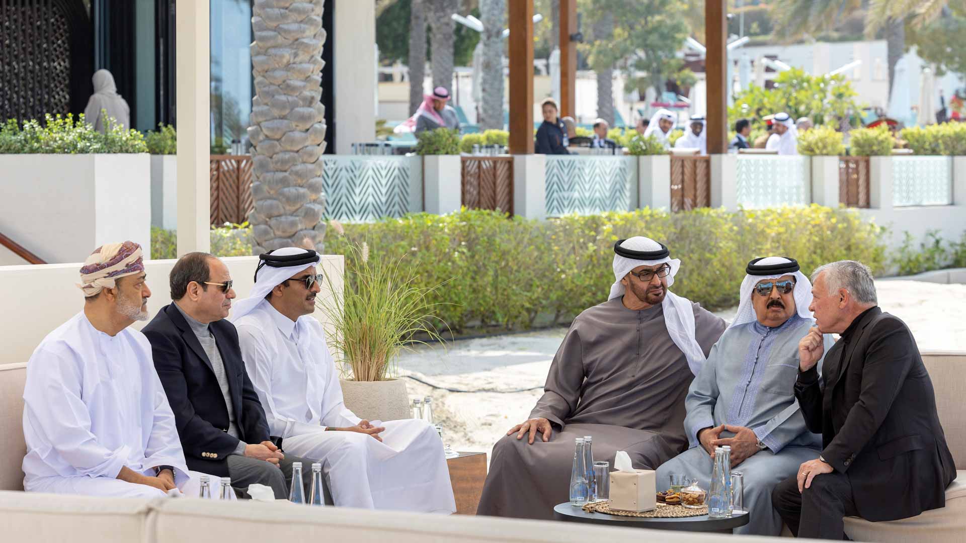 Image for the title: UAE President hosts fraternal consultative meeting  