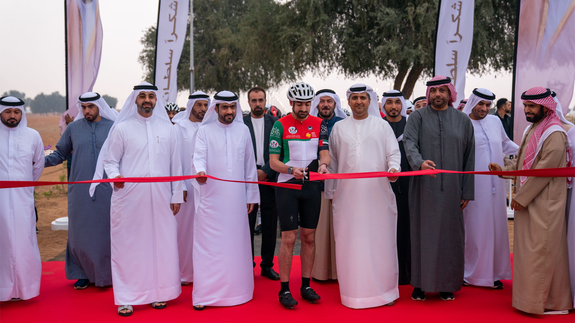 صورة بعنوان: سعود بن سلطان القاسمي يفتتح مسار البطائح للدراجات الهوائية 