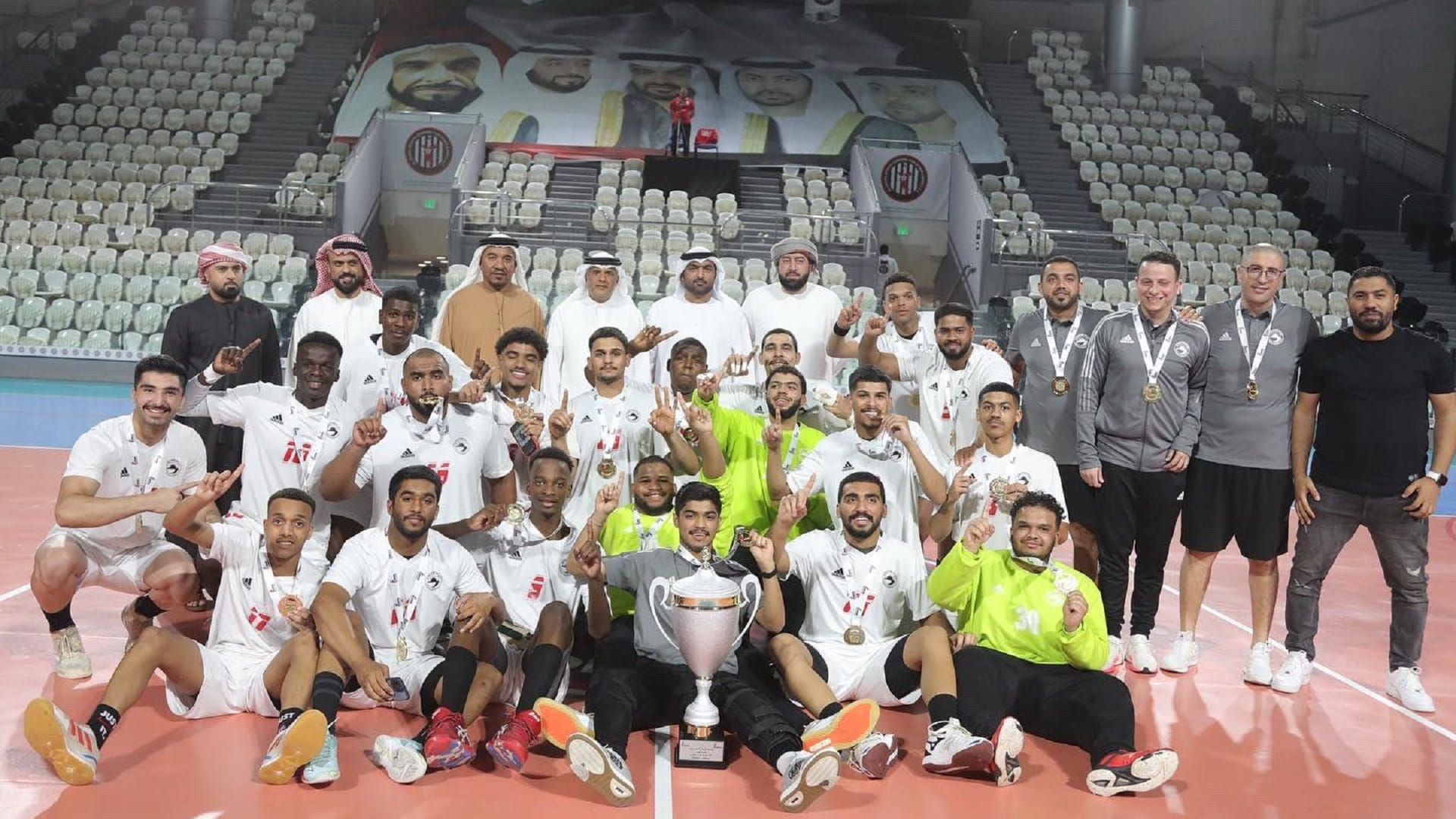 صورة بعنوان: إدارة الألعاب الجماعية بنادي الشارقة تستعد لحصاد الموسم الرياضي 