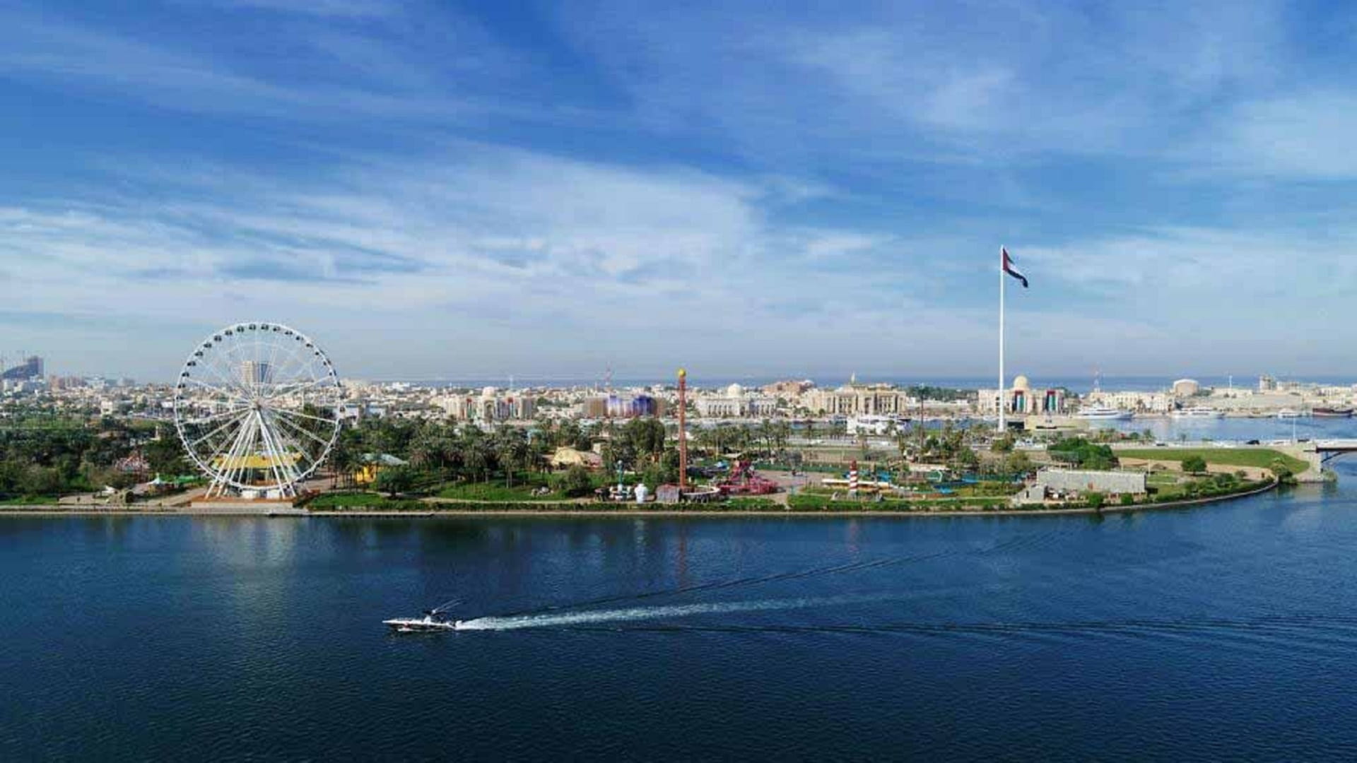 صورة بعنوان: الأرصاد: طقس الغد غائم جزئياً واحتمال سقوط أمطار خفيفة 