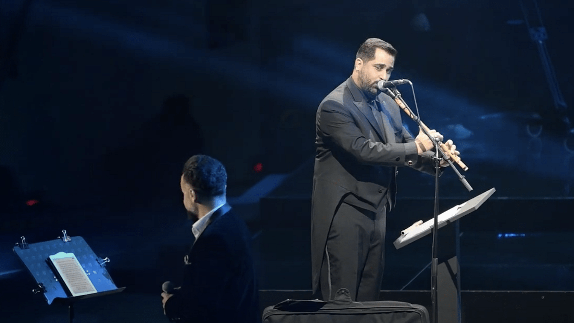 صورة بعنوان: المايسترو مايكل إبراهيم يحيي حفلاً طربياً ساحراً في مسرح المجاز  