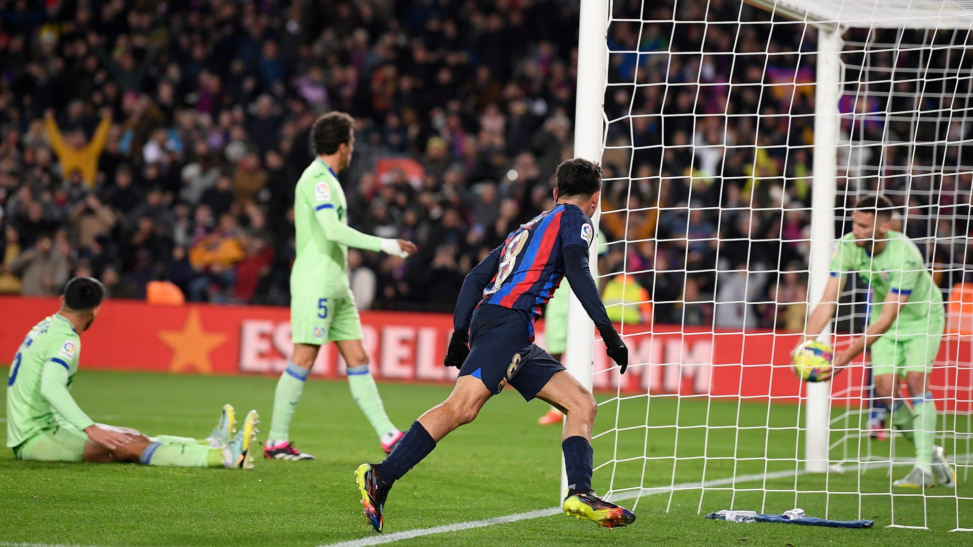 صورة بعنوان: برشلونة يقبض بقوة على صدارة الدوري الإسباني 