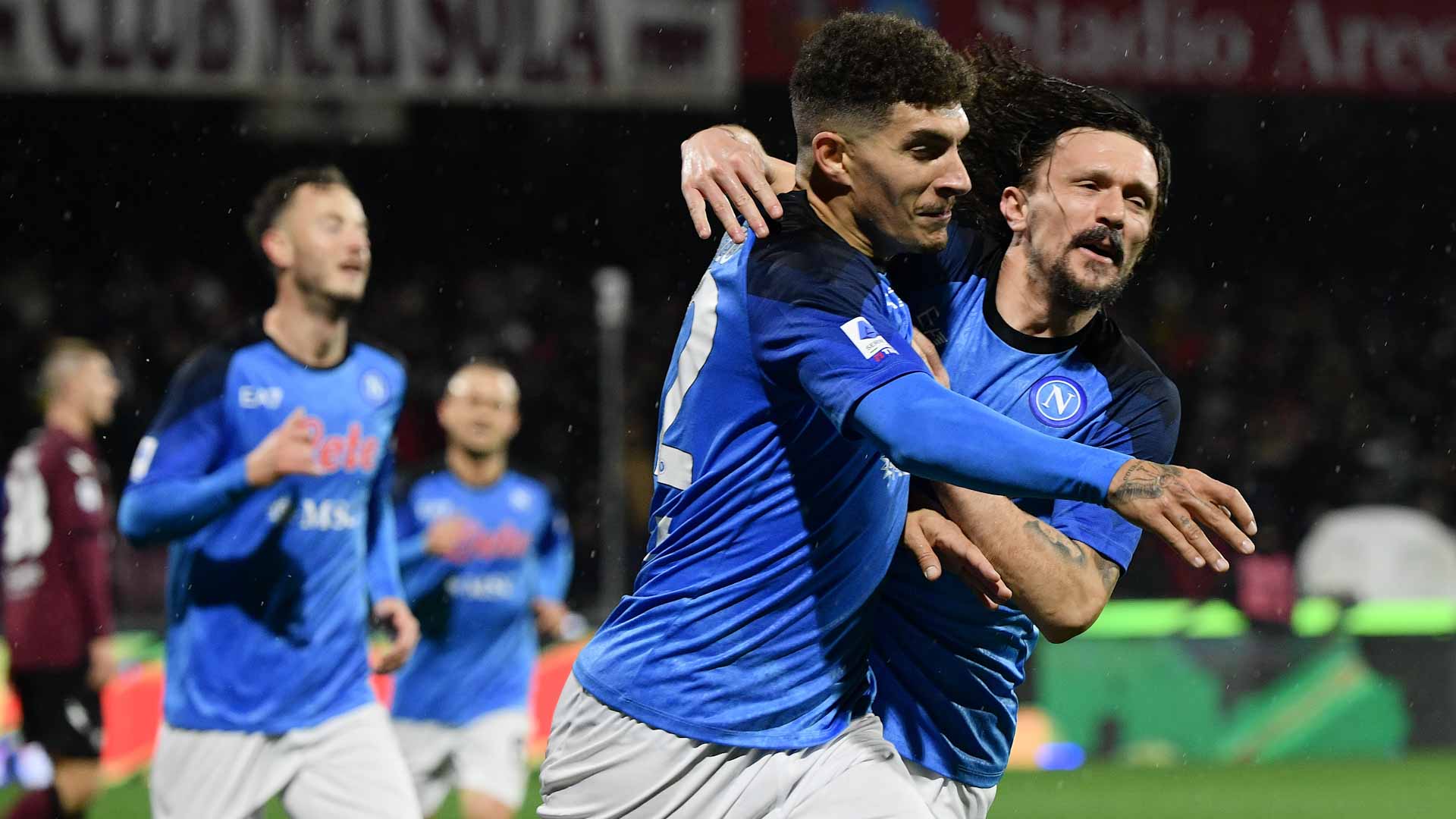 صورة بعنوان: نابولي يعزز صدارته للدوري الإيطالي لكرة القدم 