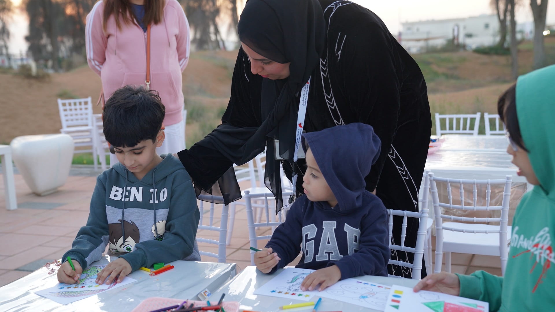 صورة بعنوان: "اجتماعية الشارقة" تشارك بـ "مهرجان العائلة" 