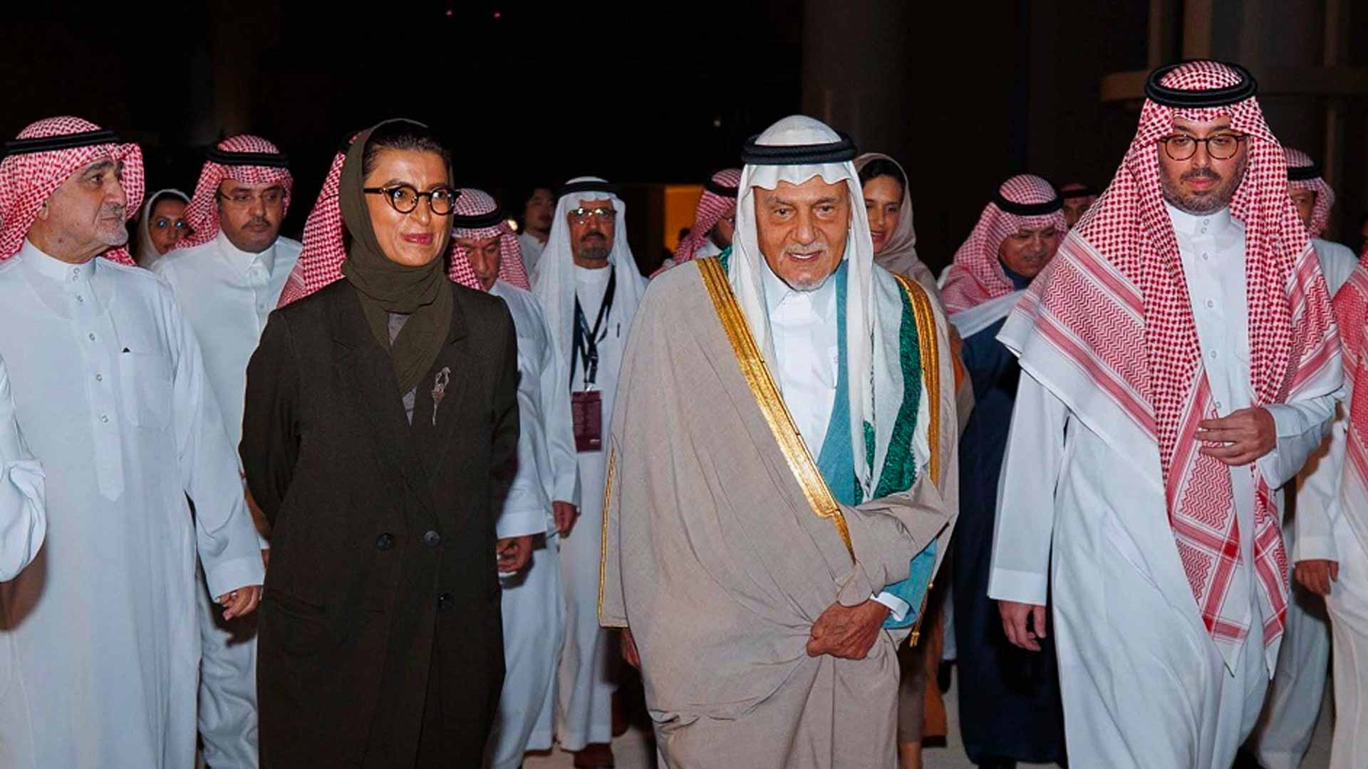 صورة بعنوان: نورة الكعبي تشهد تدشين بينالي الفنون الإسلامية "أول بيت" بالسعودية 