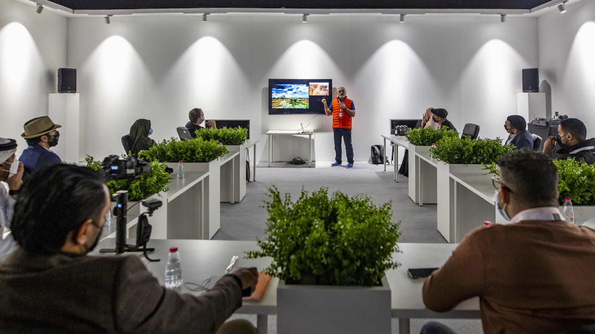 صورة بعنوان: "اكسبوجر" ينظم 53 ورشة عمل مع أفضل خبراء التصوير 