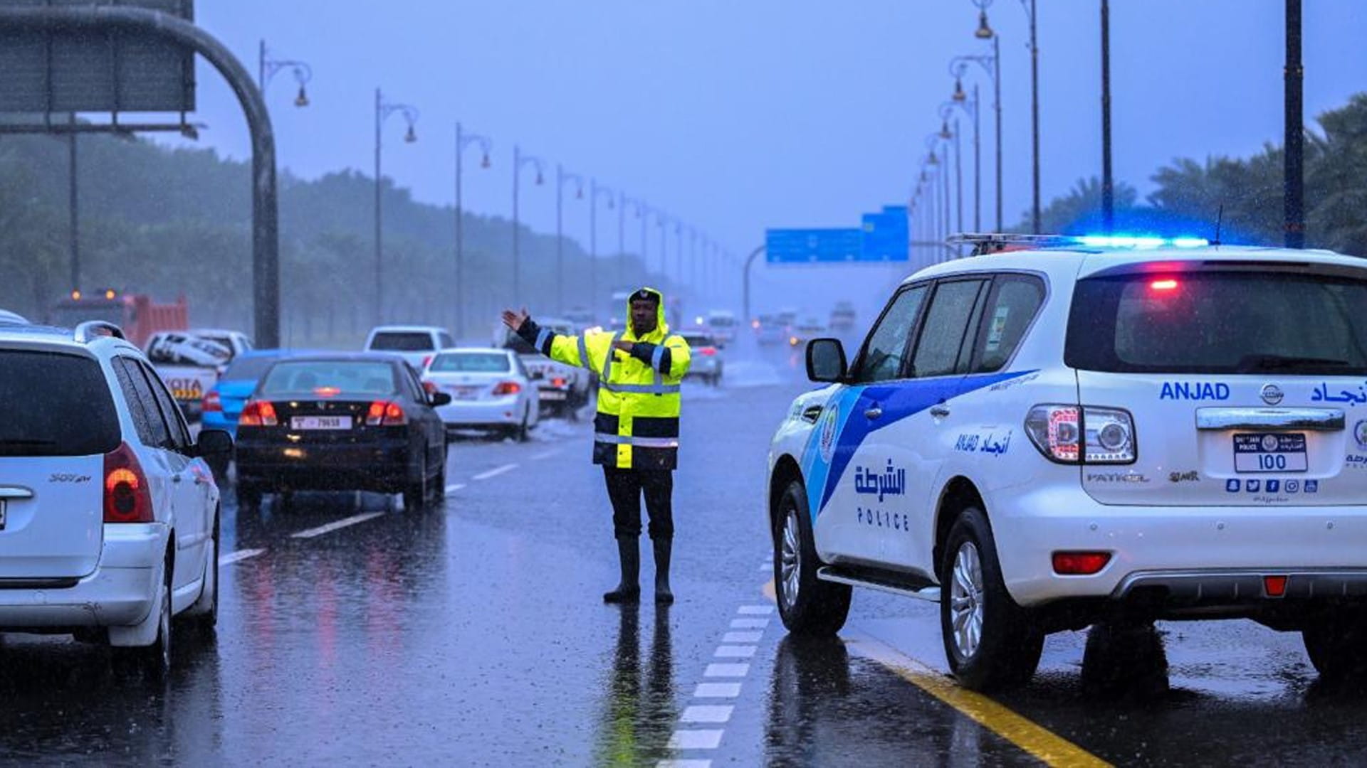 صورة بعنوان: شرطة الشارقة تؤكد جاهزيتها للتعامل مع الحالة الجوية  