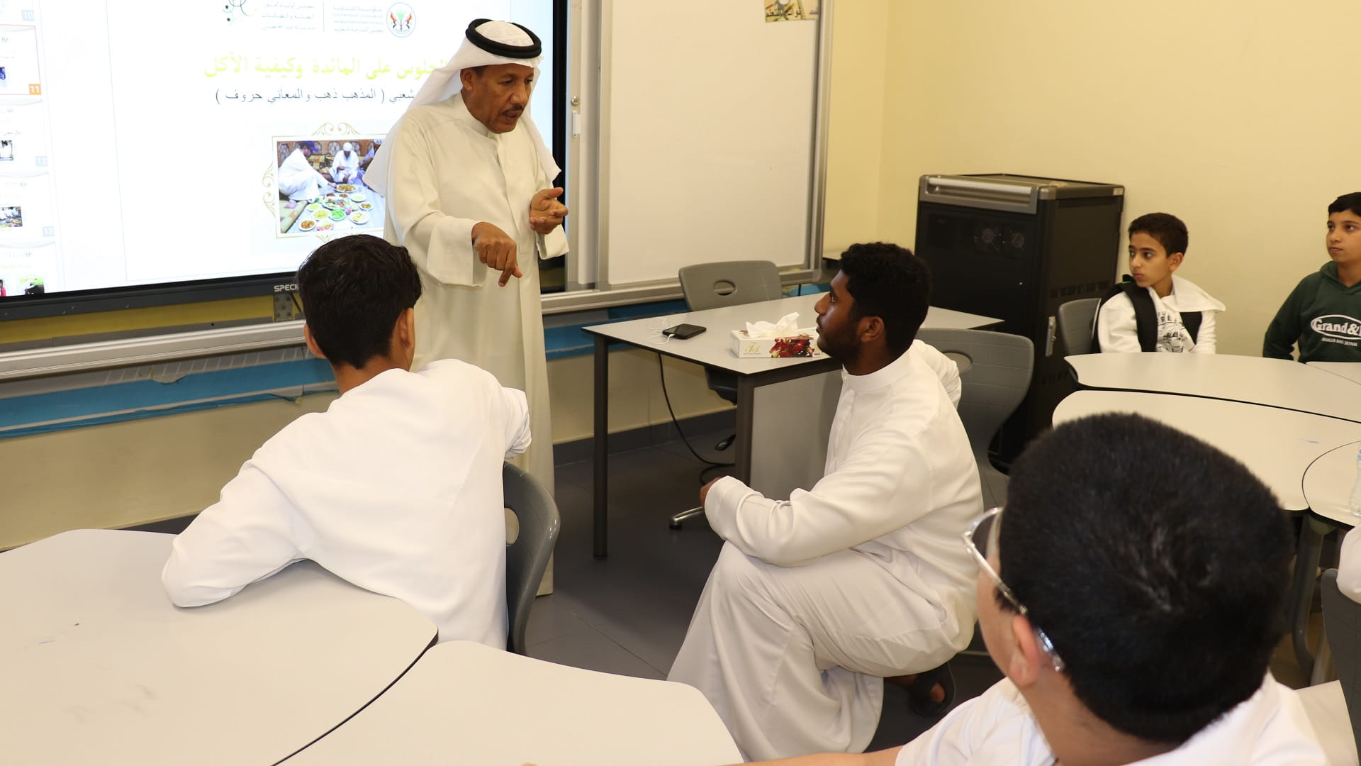 Image for the title: Dibba Al Hisn Parents Council holds workshop on UAE traditions  
