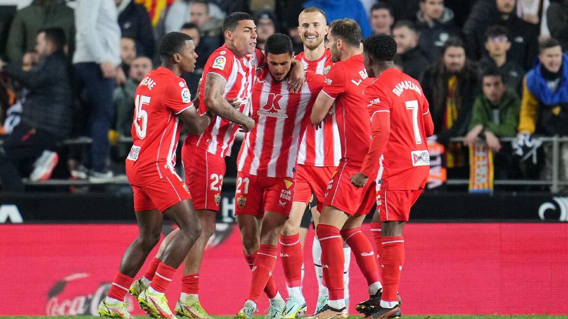 صورة بعنوان: ألميريا يقسو على إسبانيول في الدوري الإسباني 