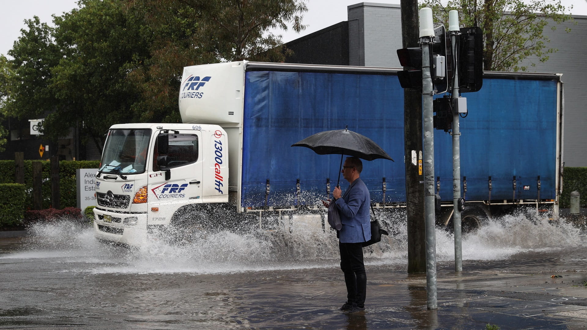 صورة بعنوان: لليوم الثالث على التوالي.. نيوزيلندا تتعرض لسيول وانهيارات أرضية  