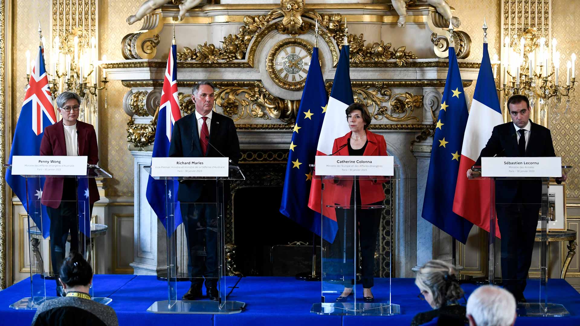 Image for the title: France, Australia to supply Ukraine with artillery shells 