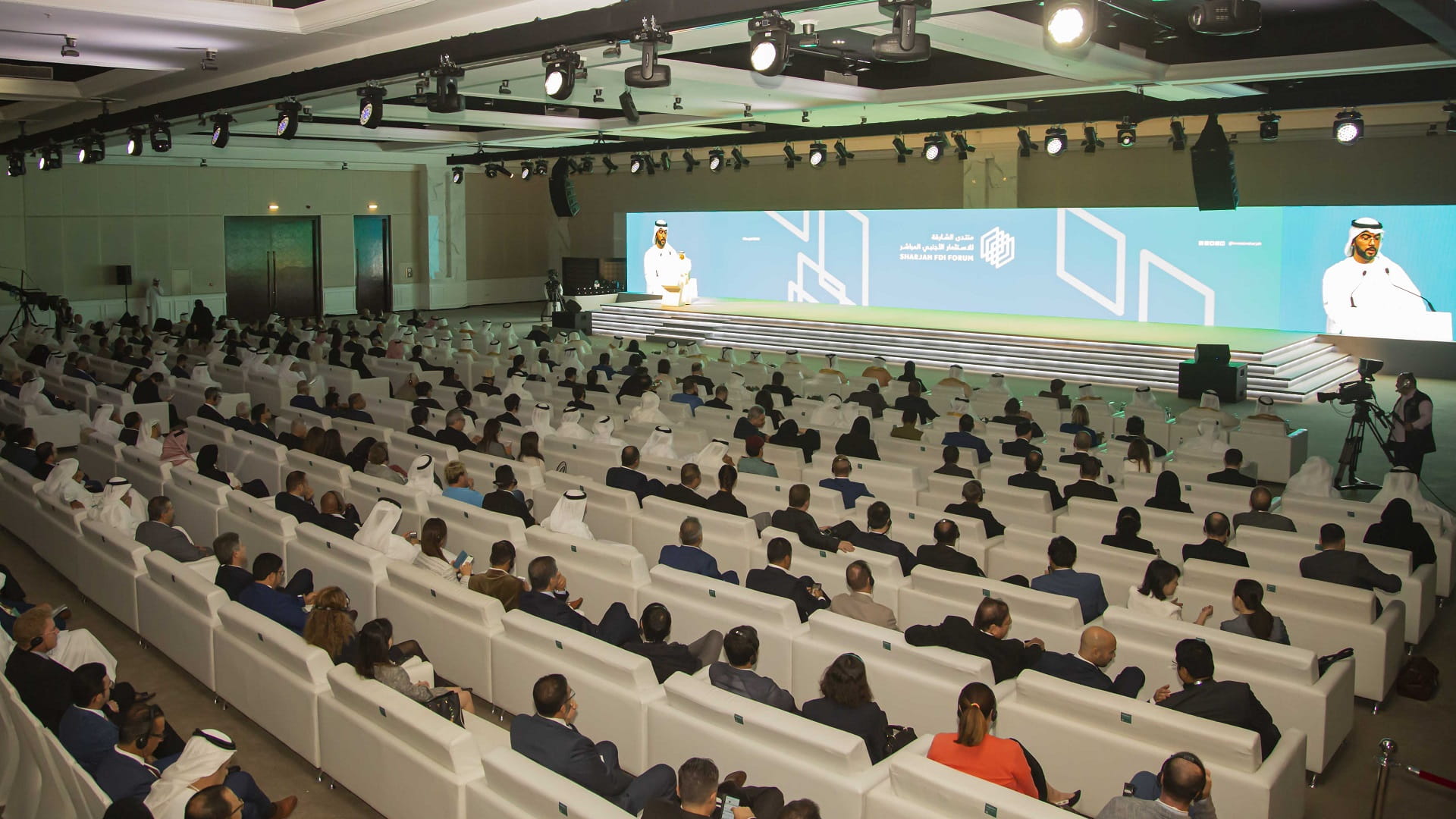 Image for the title: Daymond John, Robert Harjavec to speak at SIF 2023 